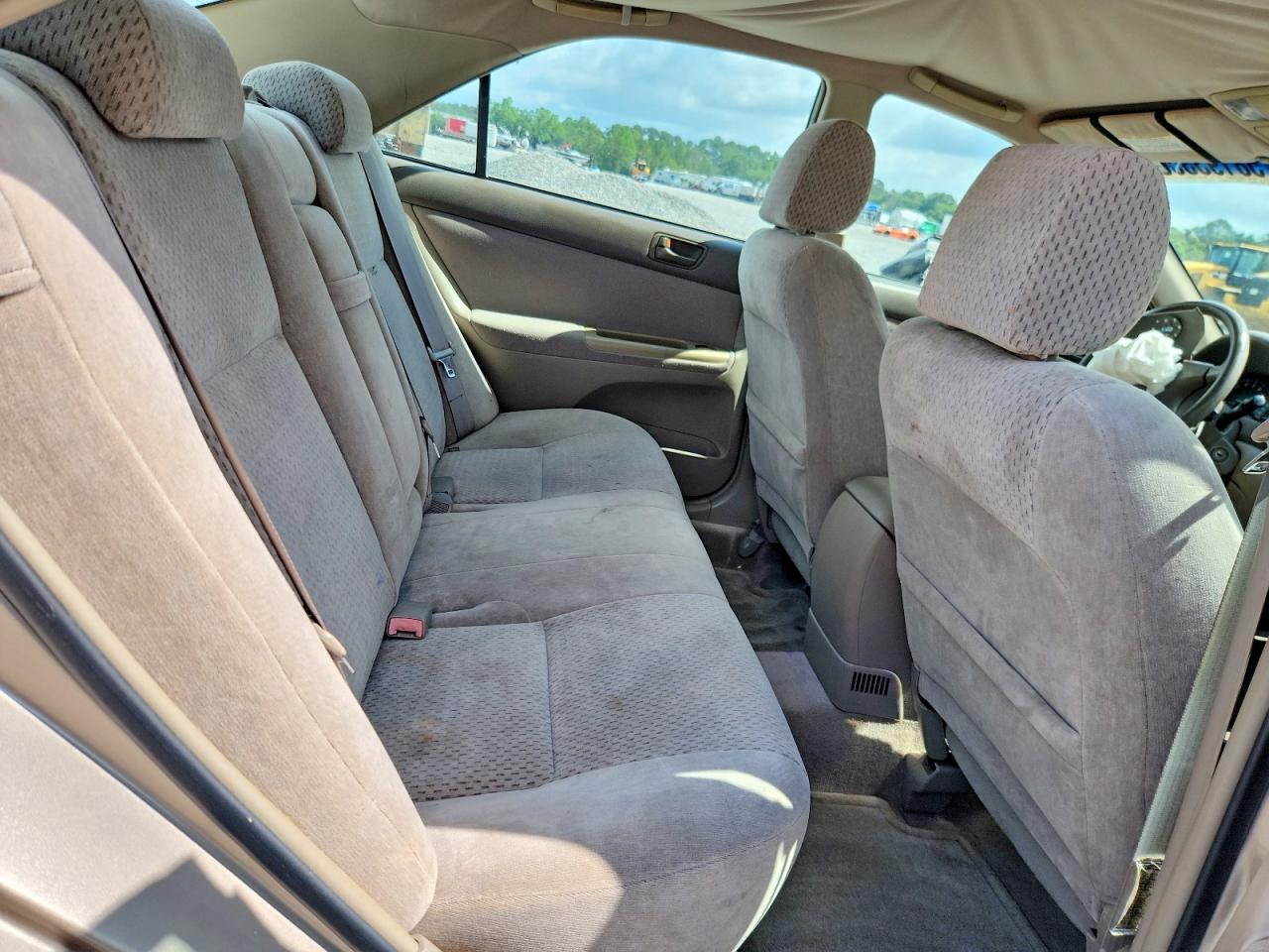 2003 Toyota Camry Le Tan vin: 4T1BE32KX3U226632