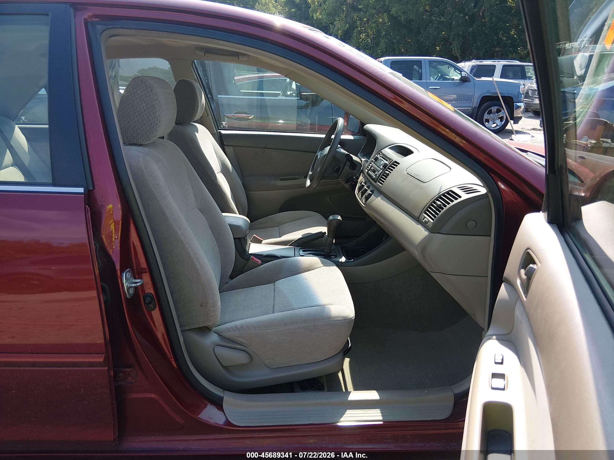 2003 Toyota Camry Le Red vin: 4T1BE32KX3U241941