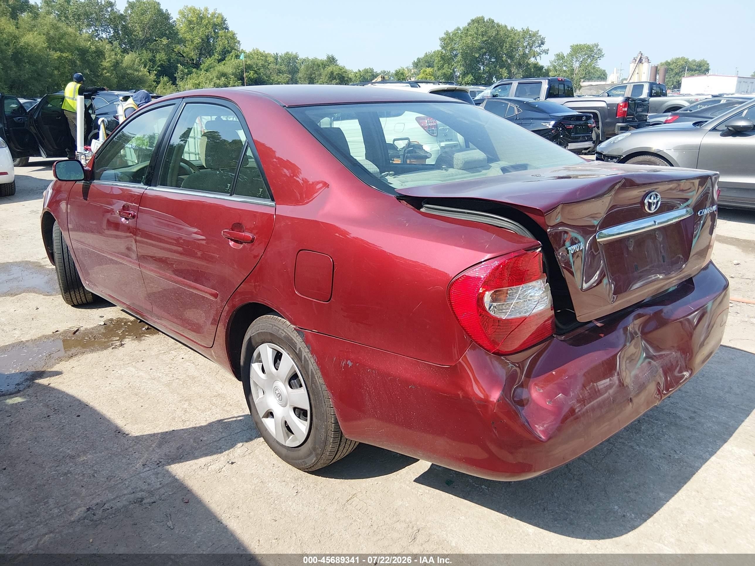 2003 Toyota Camry Le Red vin: 4T1BE32KX3U241941