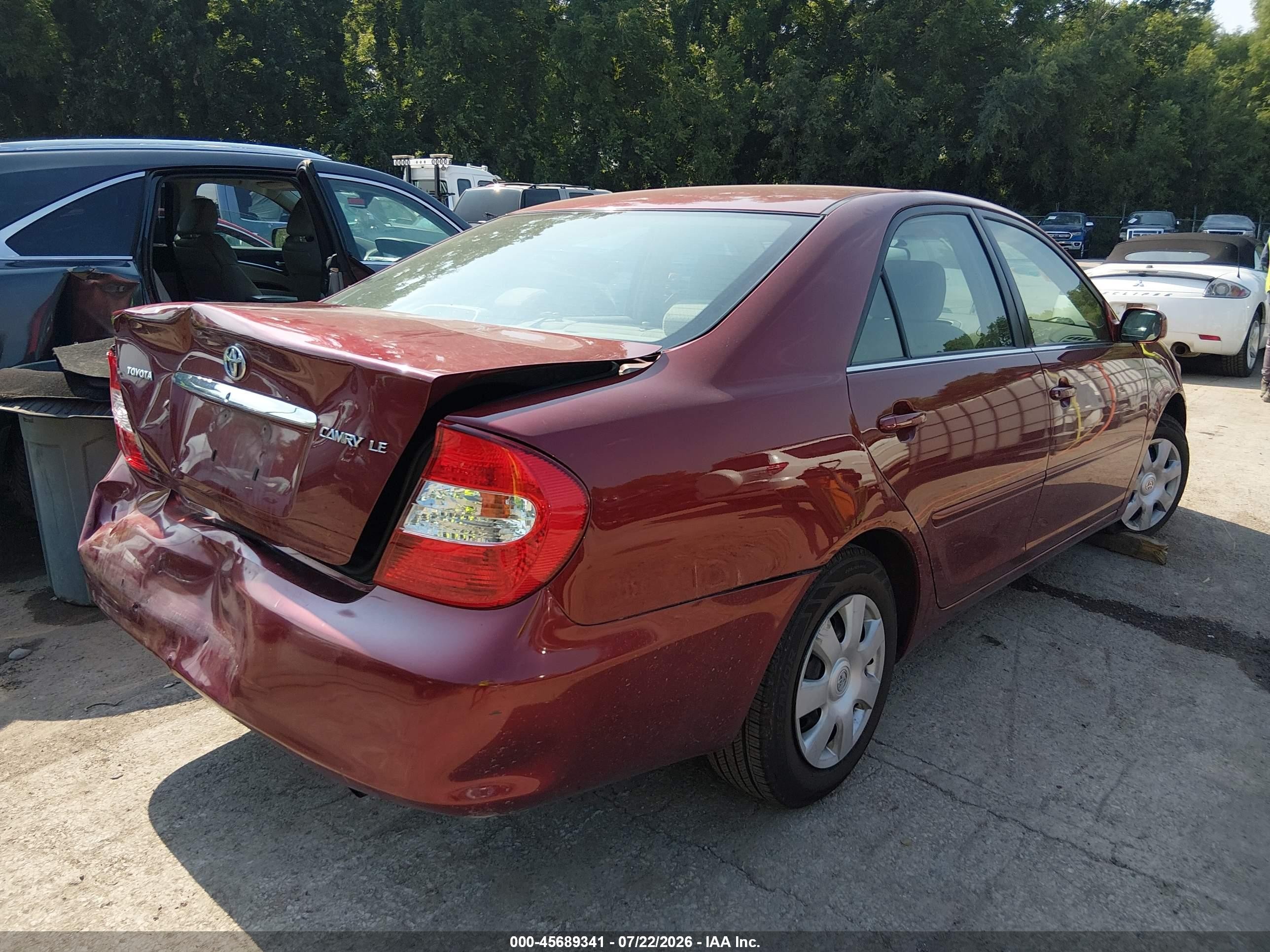2003 Toyota Camry Le Red vin: 4T1BE32KX3U241941