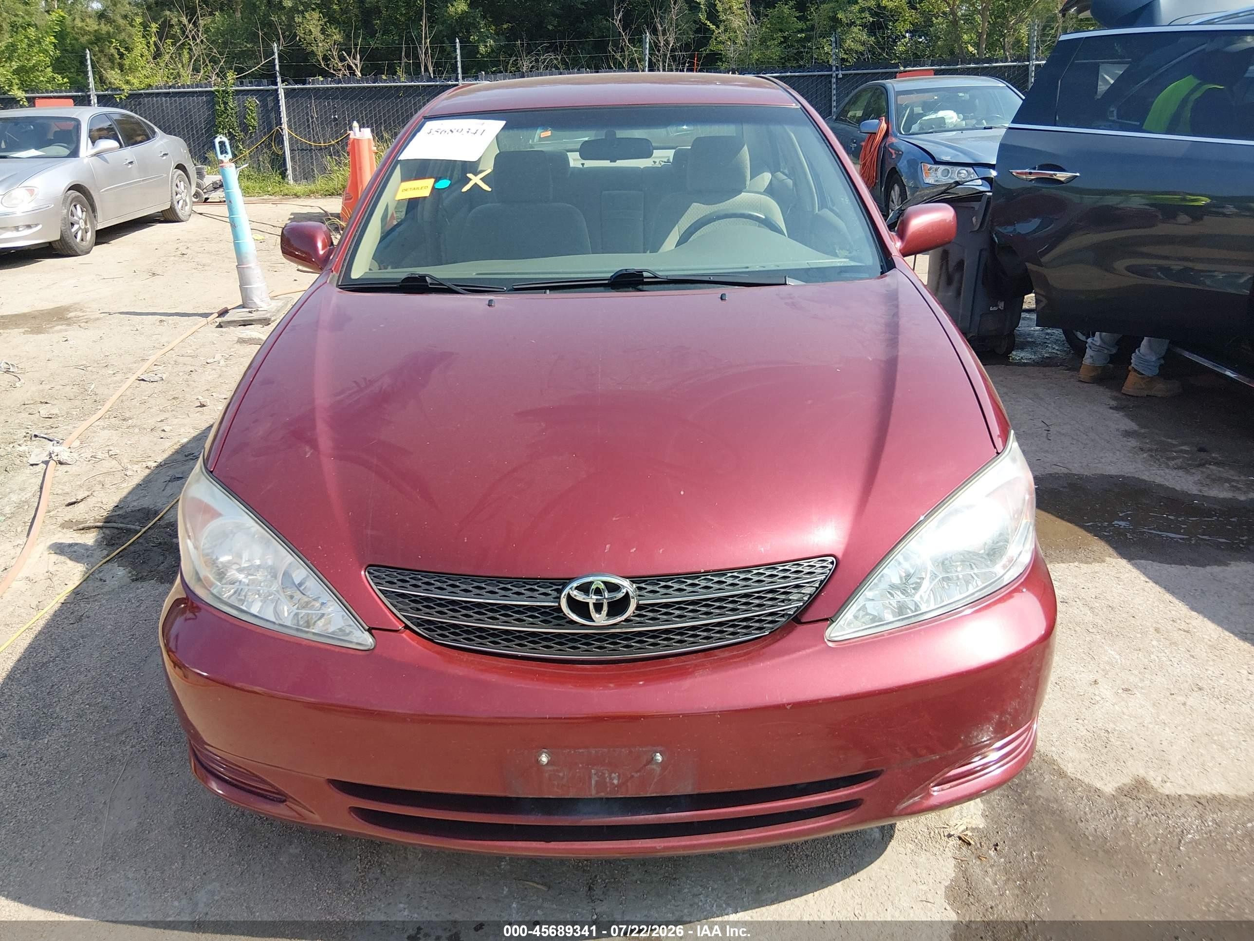 2003 Toyota Camry Le Red vin: 4T1BE32KX3U241941