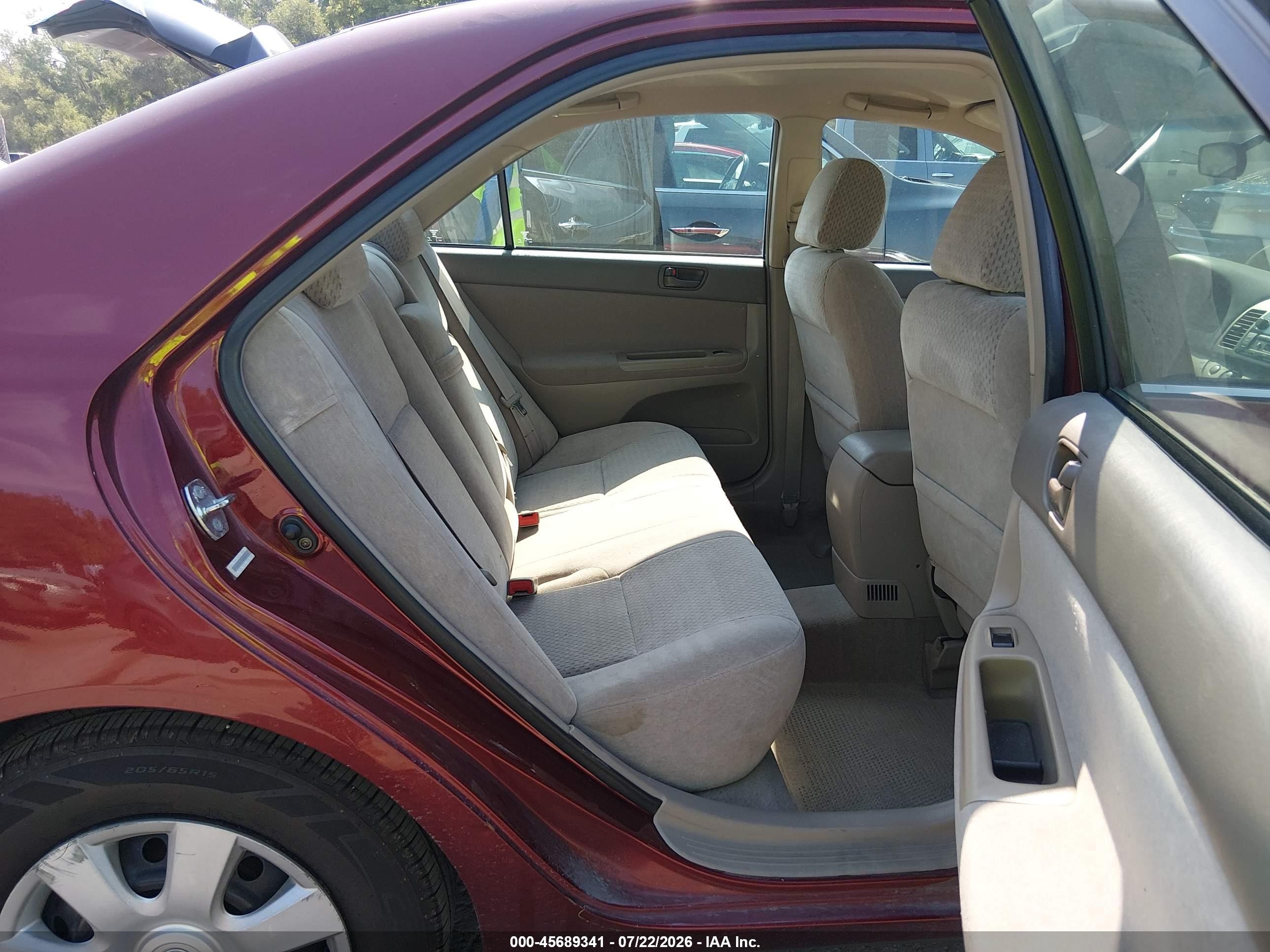 2003 Toyota Camry Le Red vin: 4T1BE32KX3U241941