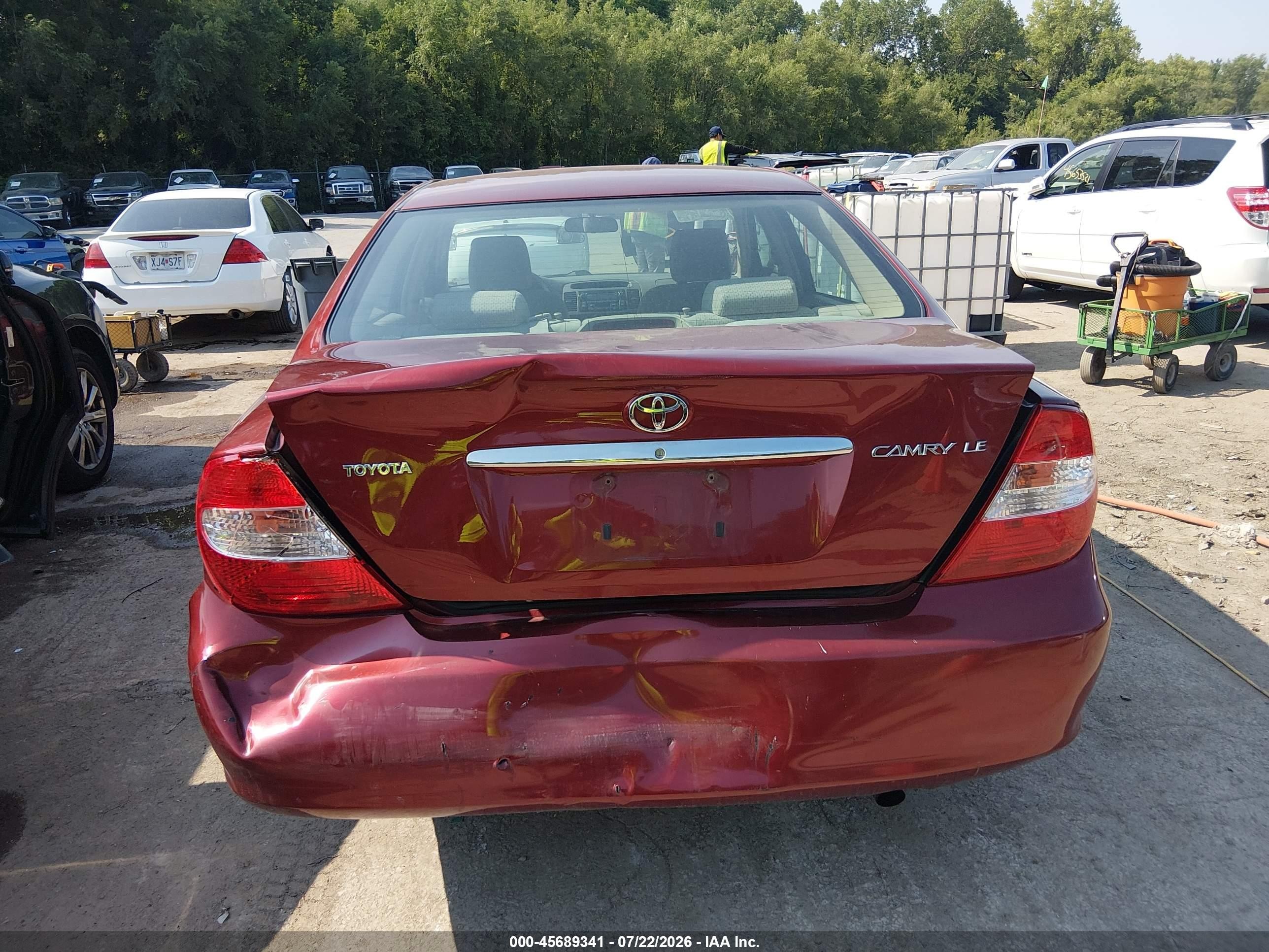 2003 Toyota Camry Le Red vin: 4T1BE32KX3U241941