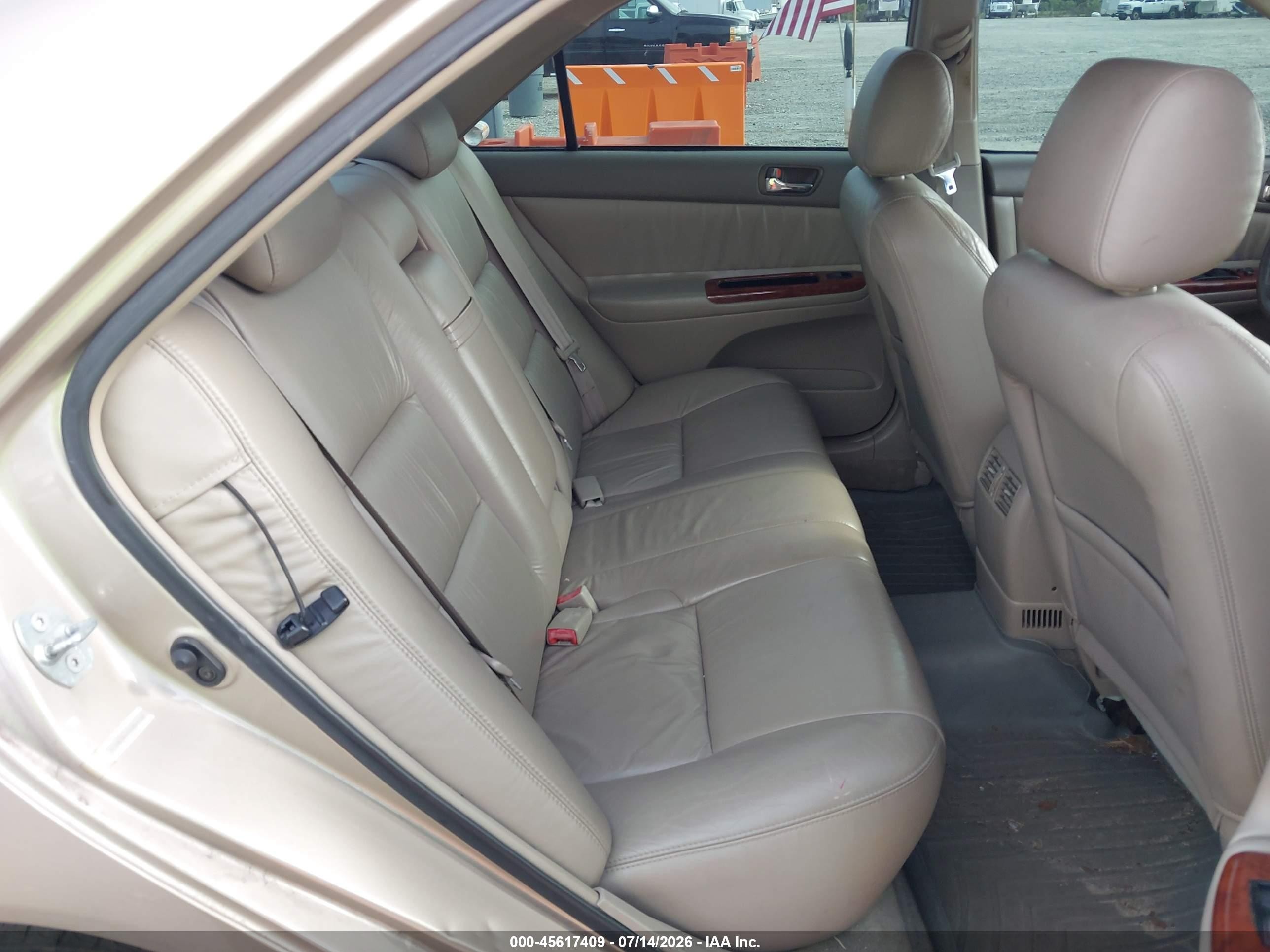 2003 Toyota Camry Xle Brown vin: 4T1BE32KX3U249182