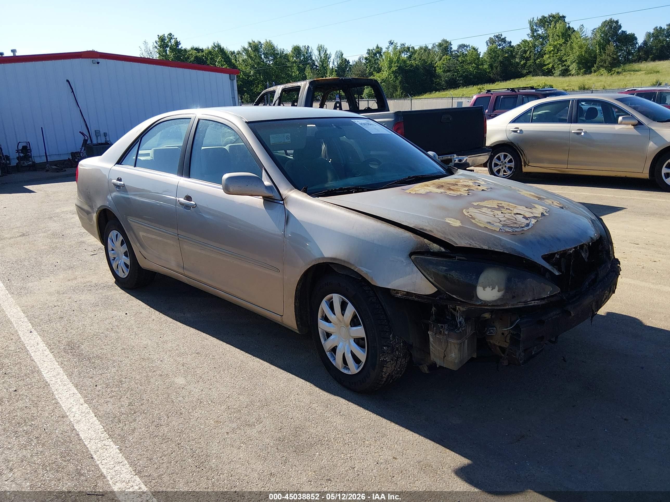 2003 Toyota Camry Le Tan vin: 4T1BE32KX3U659710