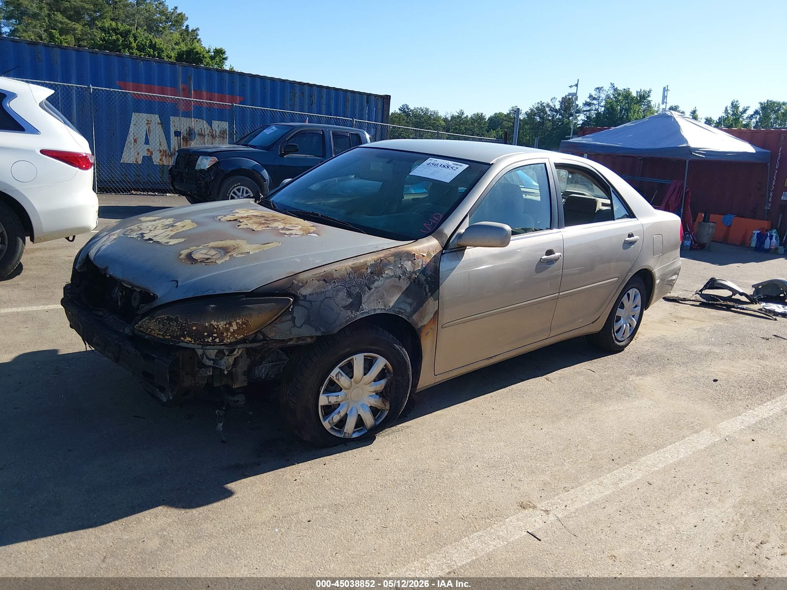 2003 Toyota Camry Le Tan vin: 4T1BE32KX3U659710