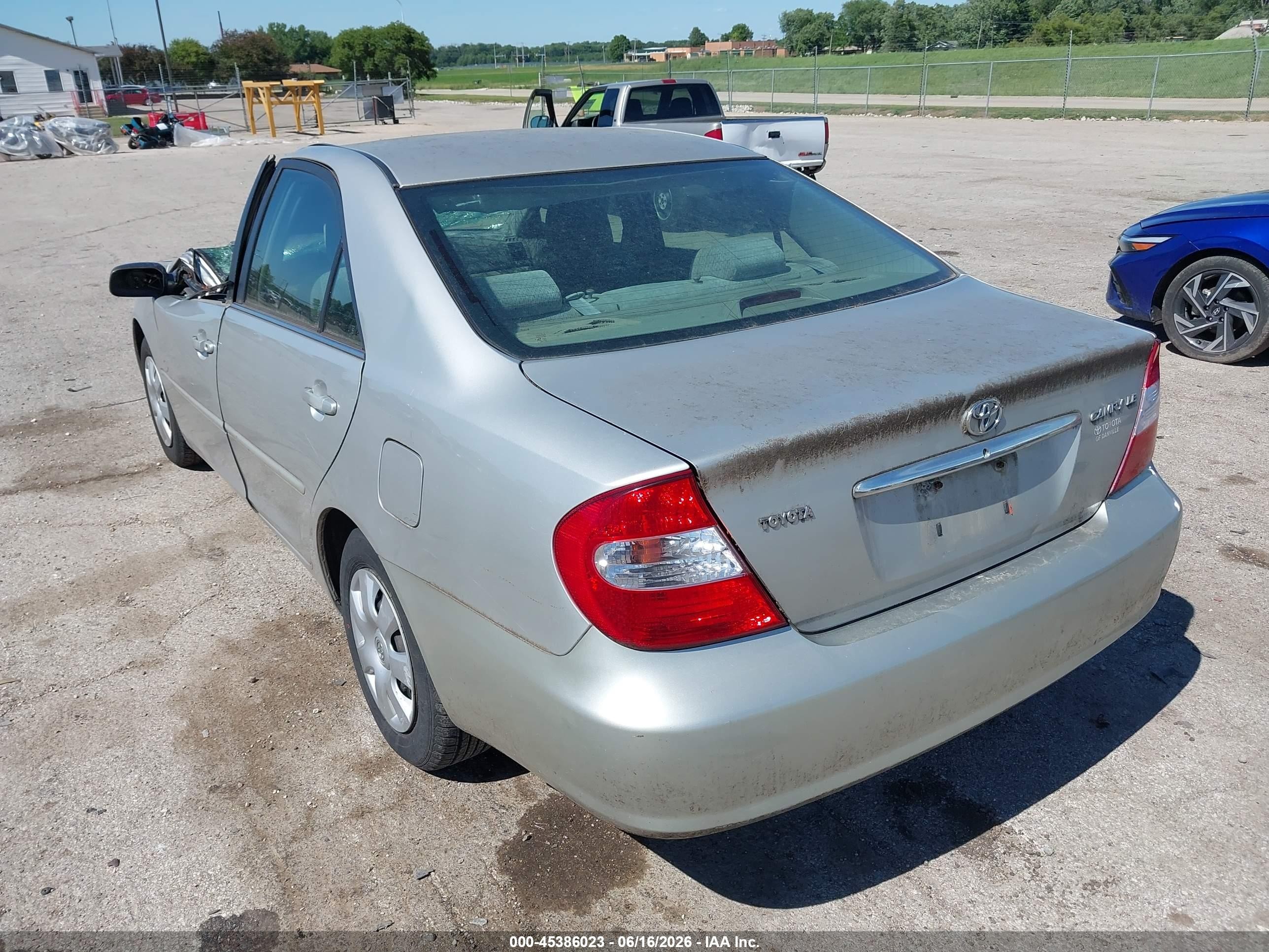 2003 Toyota Camry Le Silver vin: 4T1BE32KX3U686017