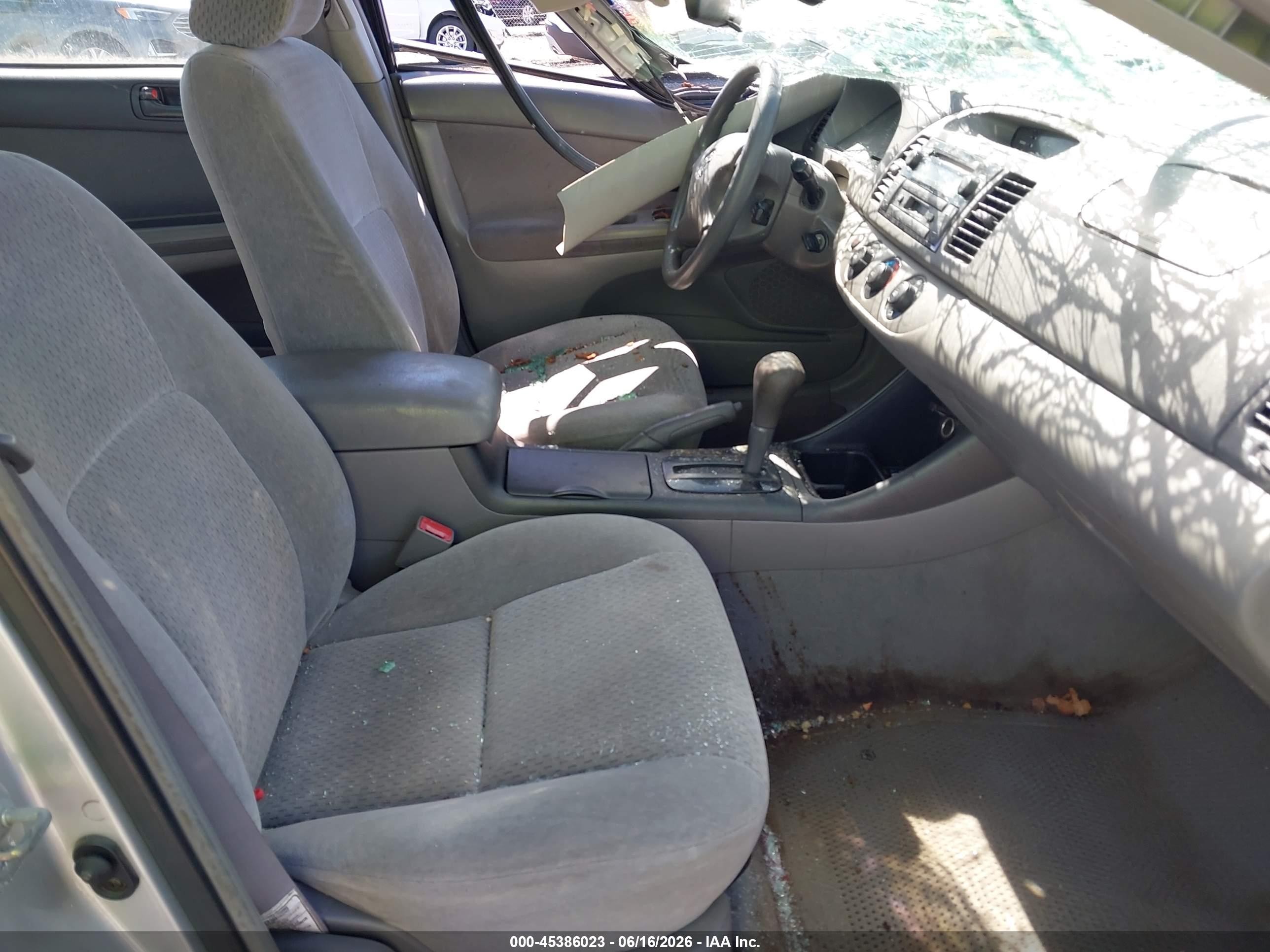 2003 Toyota Camry Le Silver vin: 4T1BE32KX3U686017