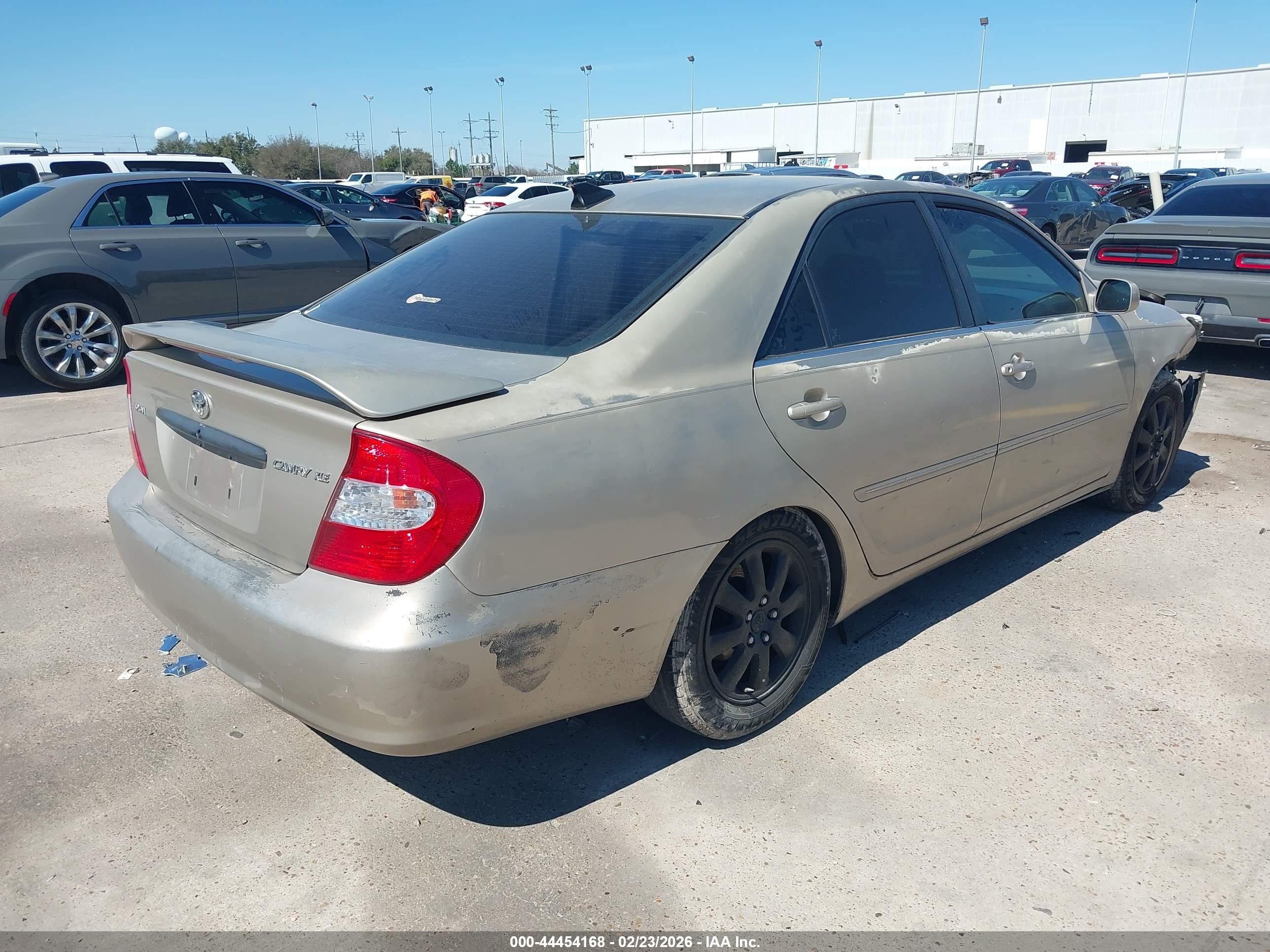 2003 Toyota Camry Xle Tan vin: 4T1BE32KX3U732266