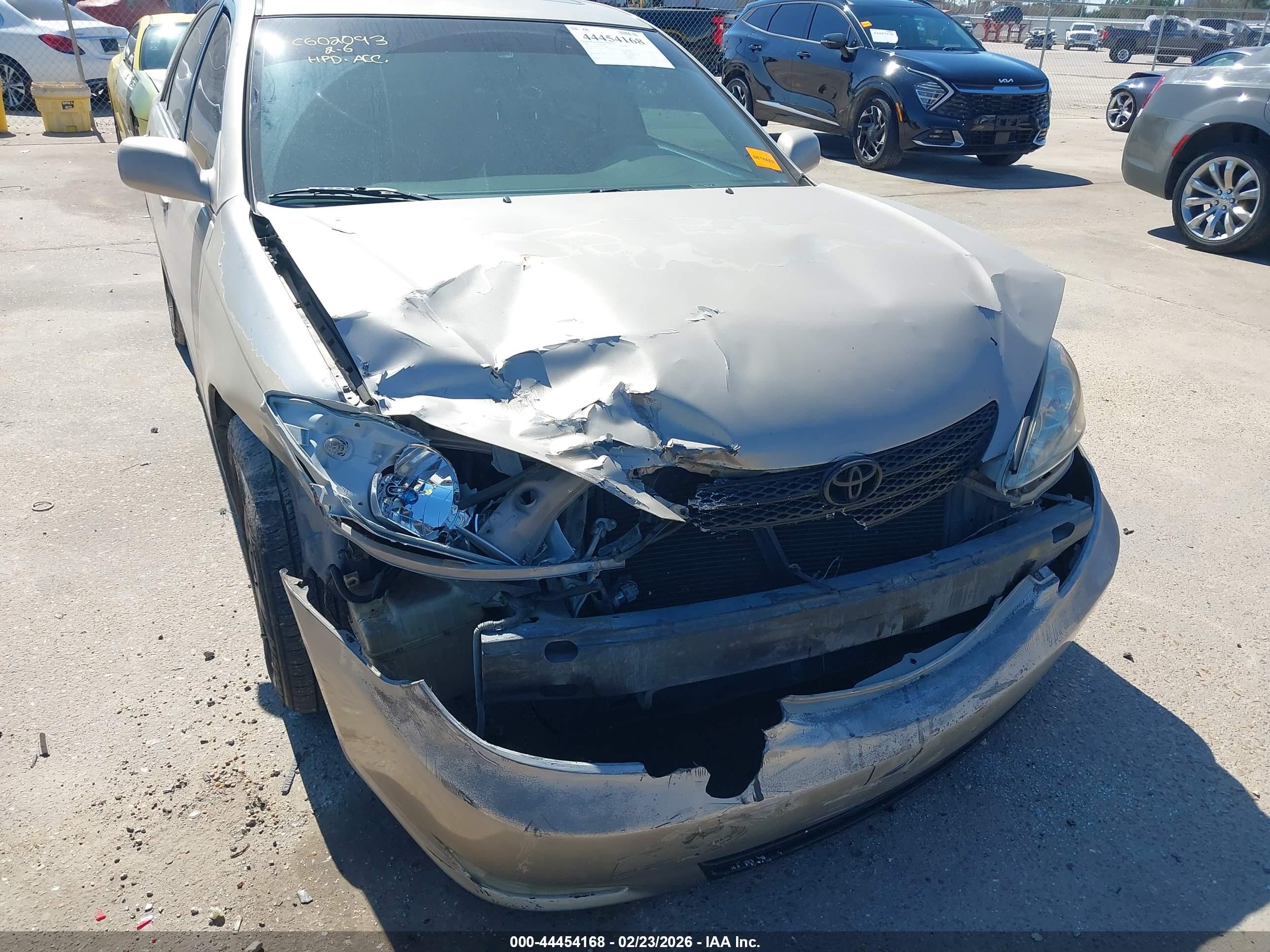 2003 Toyota Camry Xle Tan vin: 4T1BE32KX3U732266