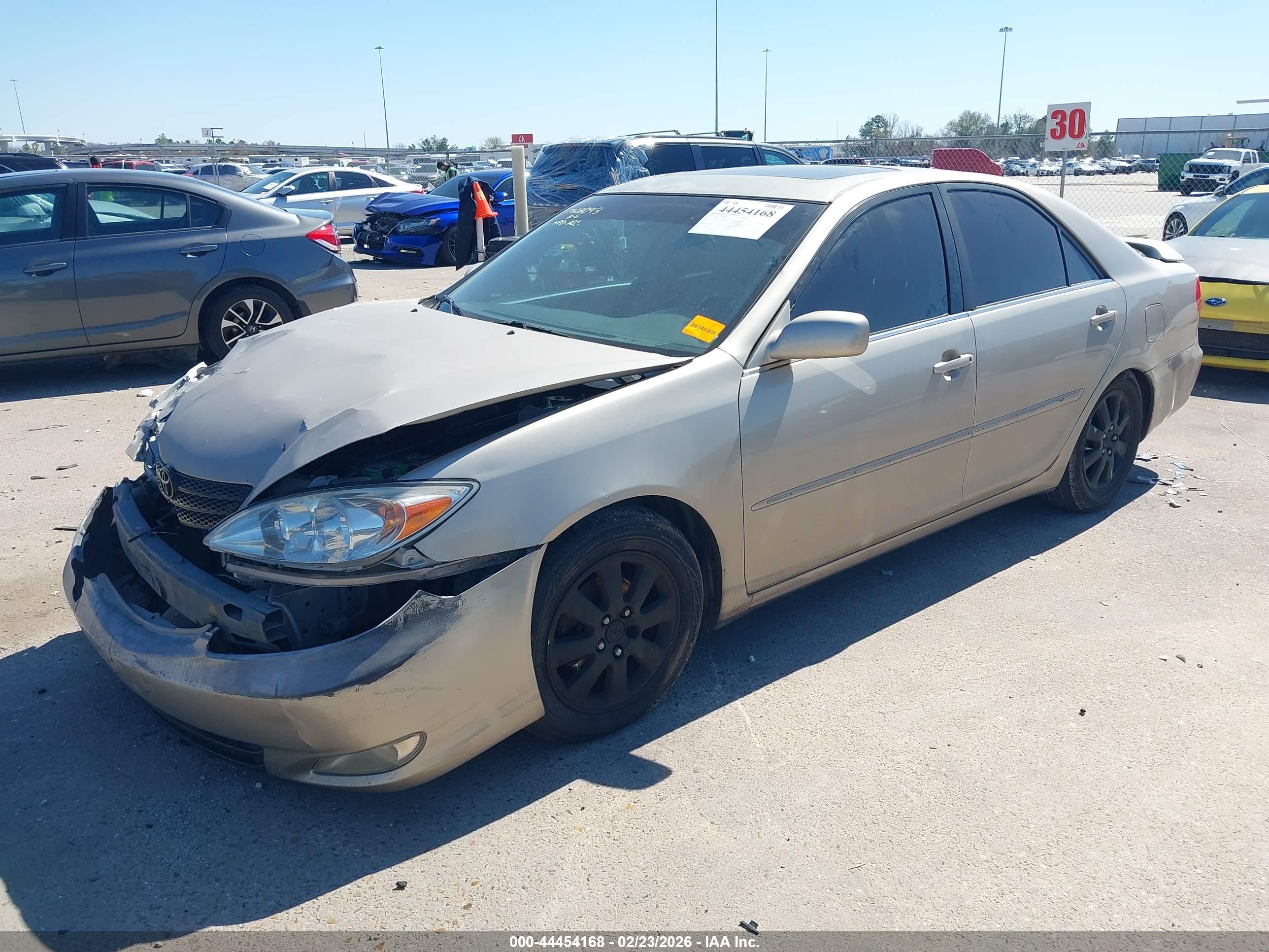 2003 Toyota Camry Xle Tan vin: 4T1BE32KX3U732266