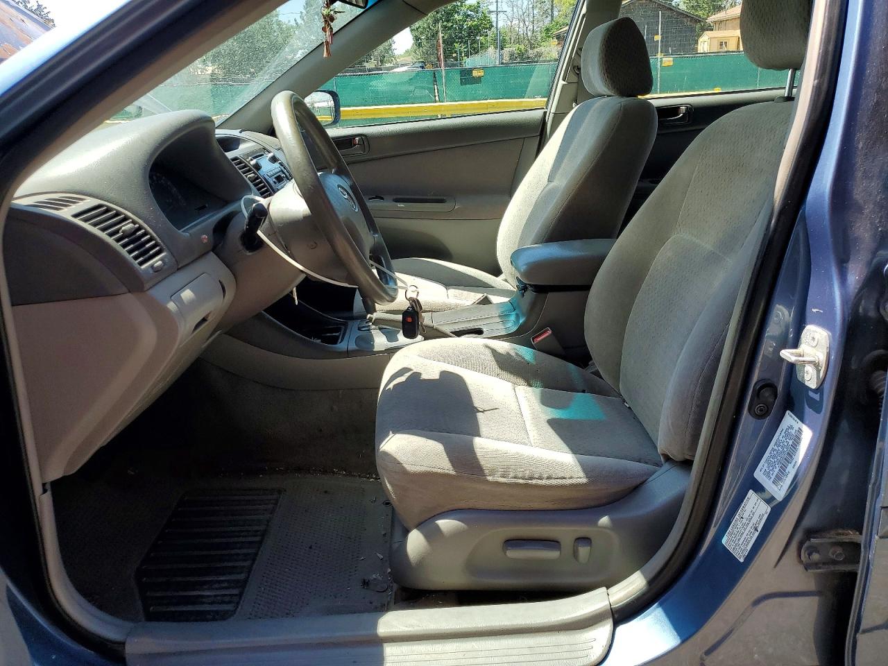 2003 Toyota Camry Le Blue vin: 4T1BE32KX3U740934