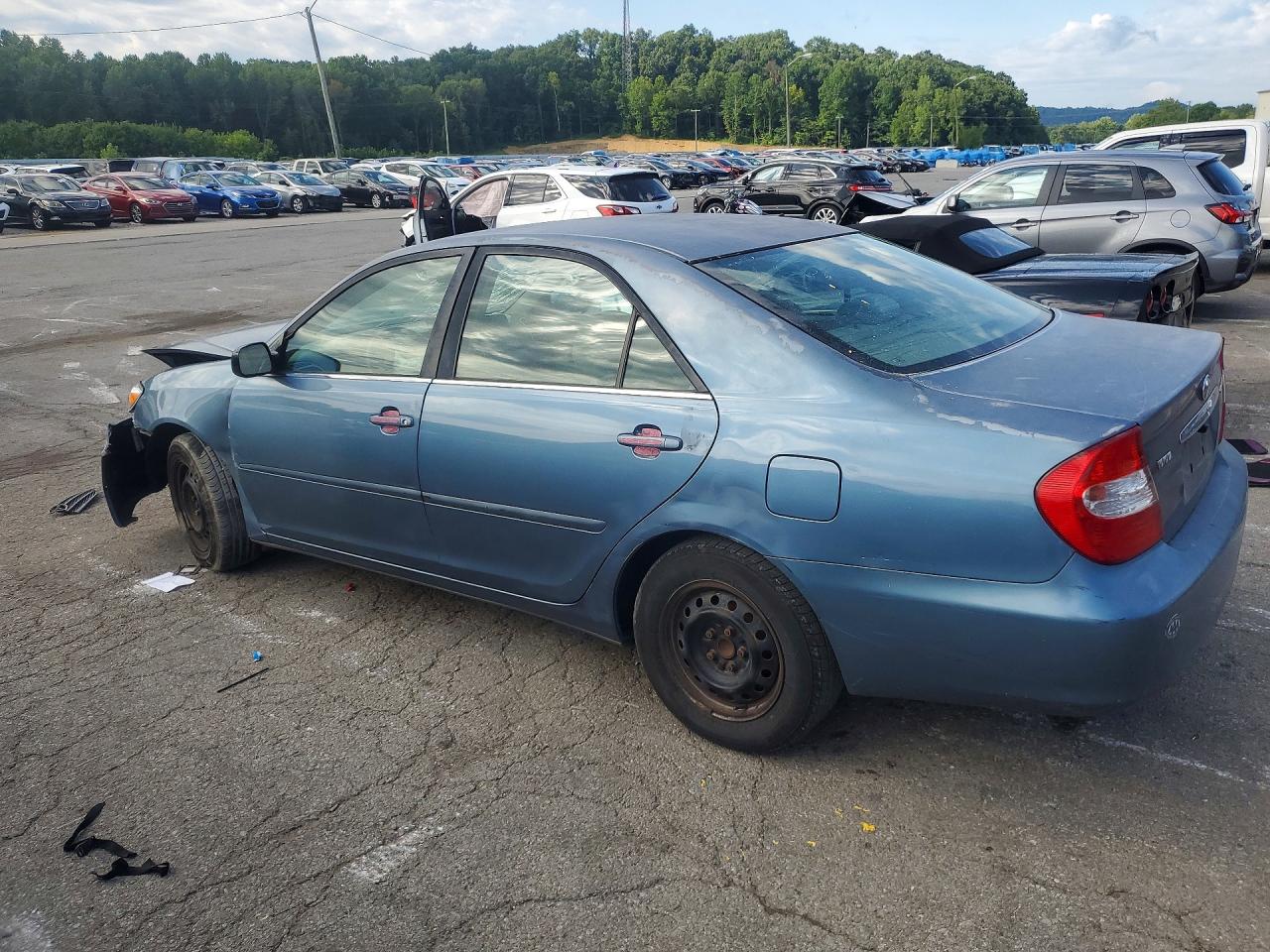 2003 Toyota Camry Le Blue vin: 4T1BE32KX3U749603