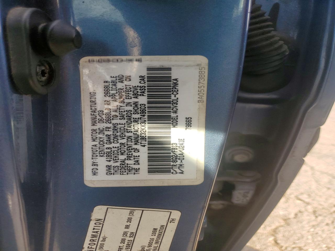 2003 Toyota Camry Le Blue vin: 4T1BE32KX3U749603