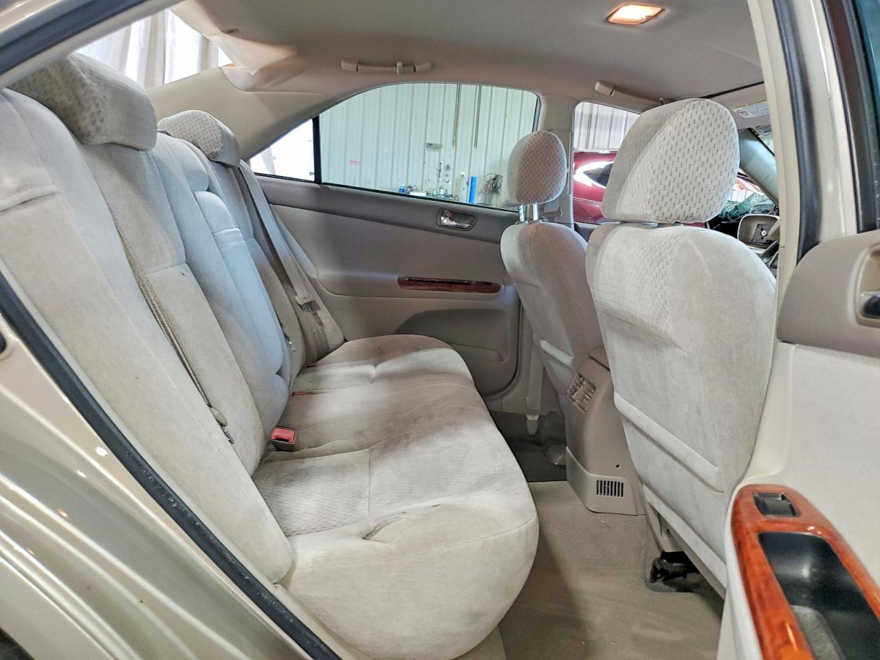 2003 Toyota Camry Xle Gold vin: 4T1BE32KX3U750296