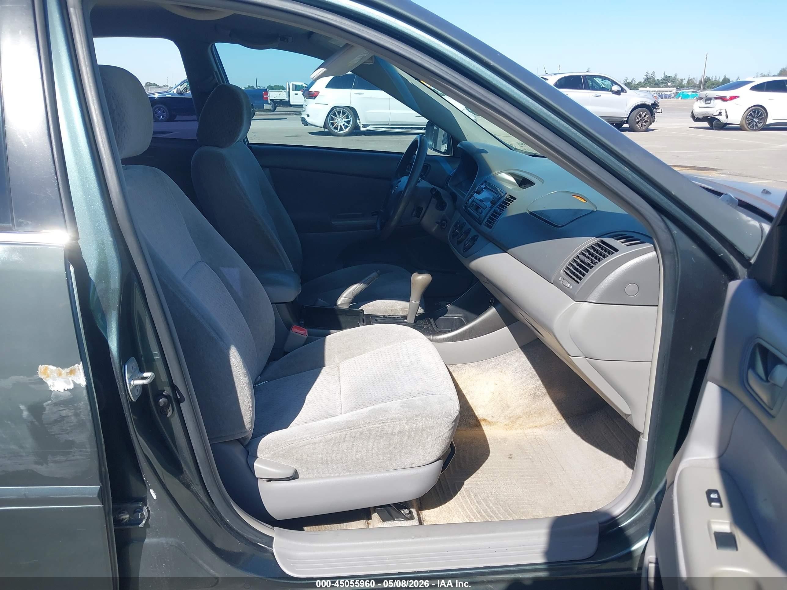 2004 Toyota Camry Le Зеленый vin: 4T1BE32KX4U271183