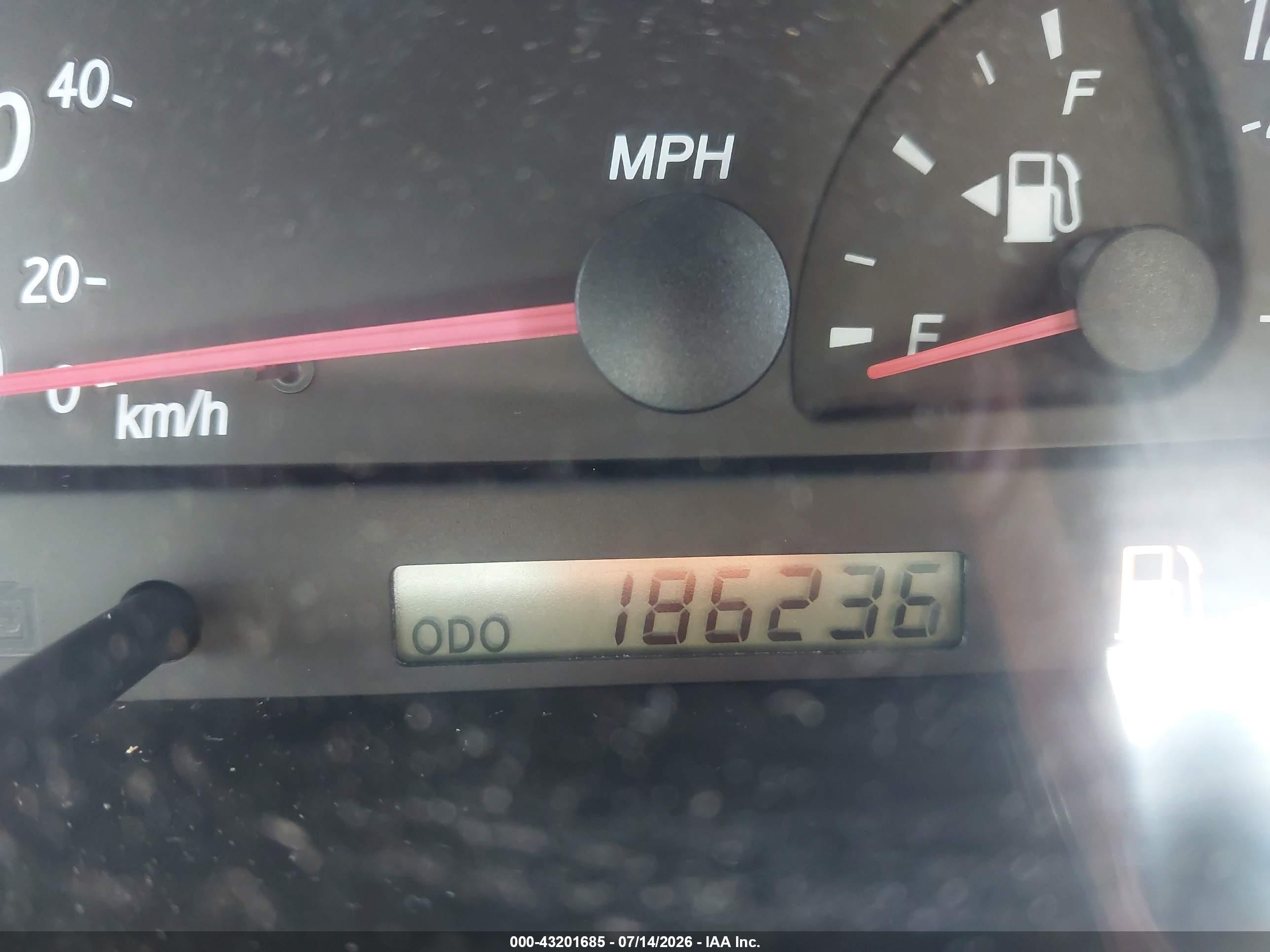 2004 Toyota Camry Le Silver vin: 4T1BE32KX4U271202
