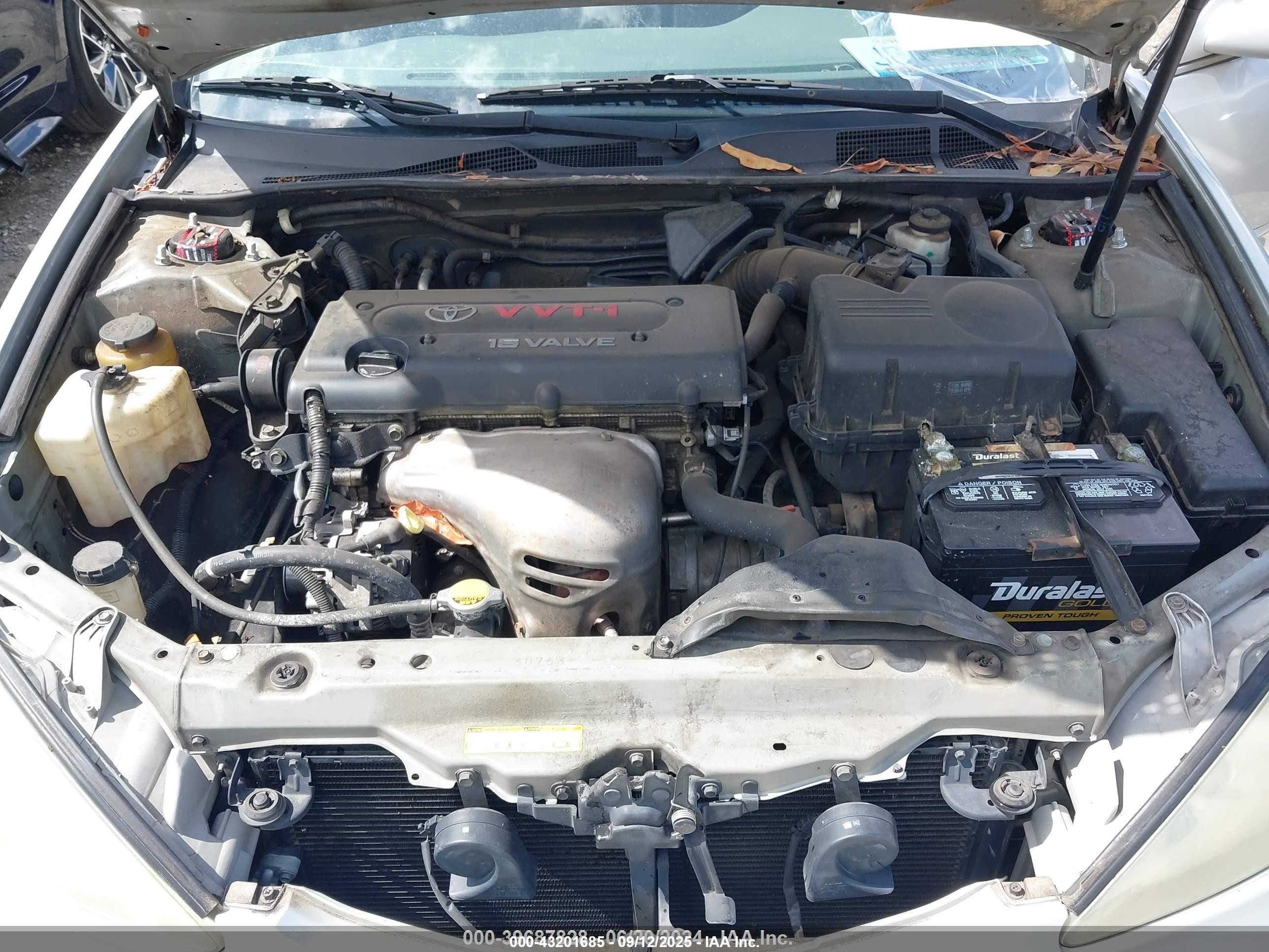 2004 Toyota Camry Le Silver vin: 4T1BE32KX4U271202