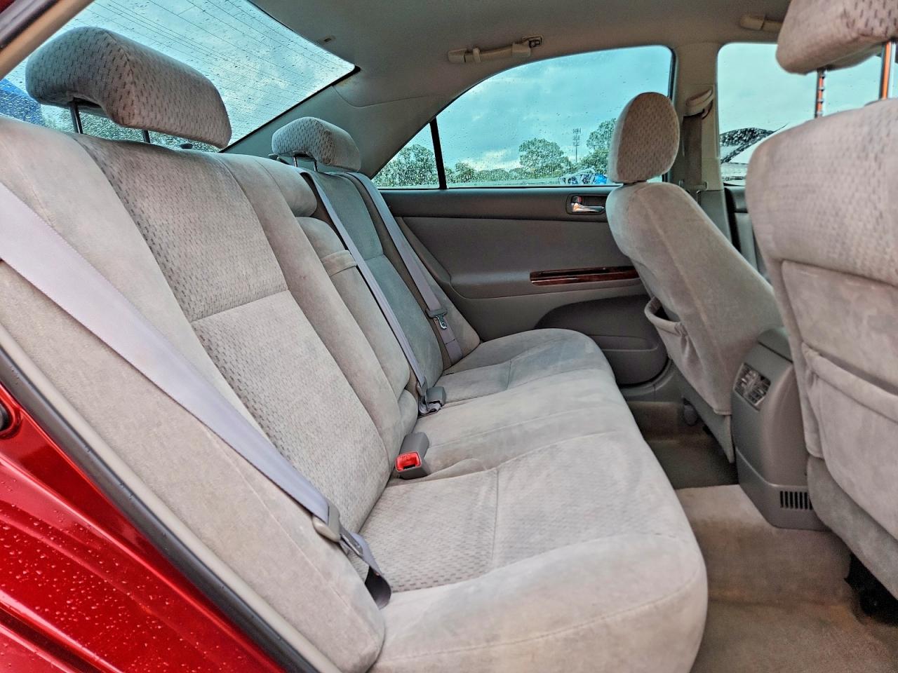 2004 Toyota Camry Xle Red vin: 4T1BE32KX4U282023