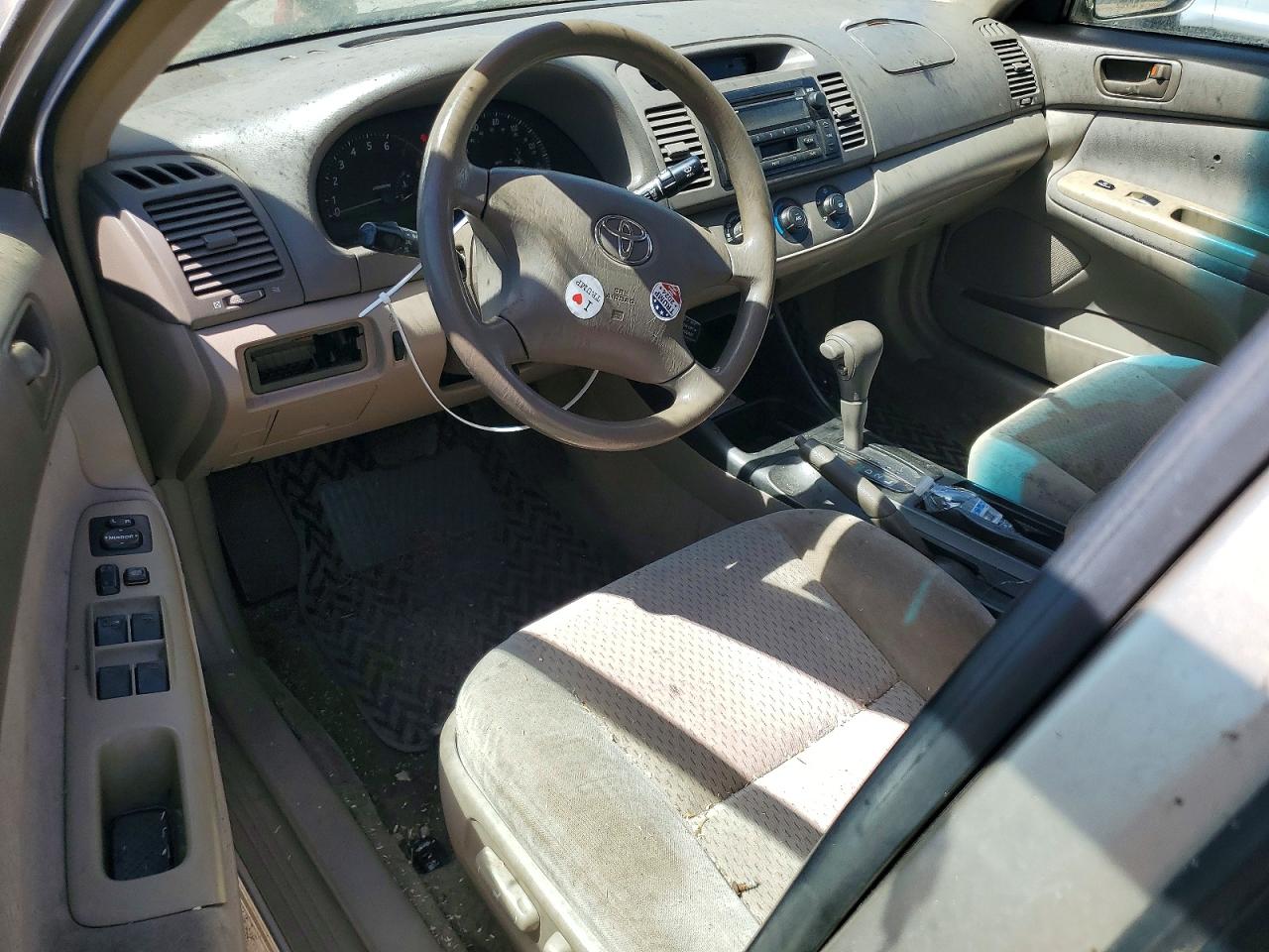 2004 Toyota Camry Le Tan vin: 4T1BE32KX4U292356
