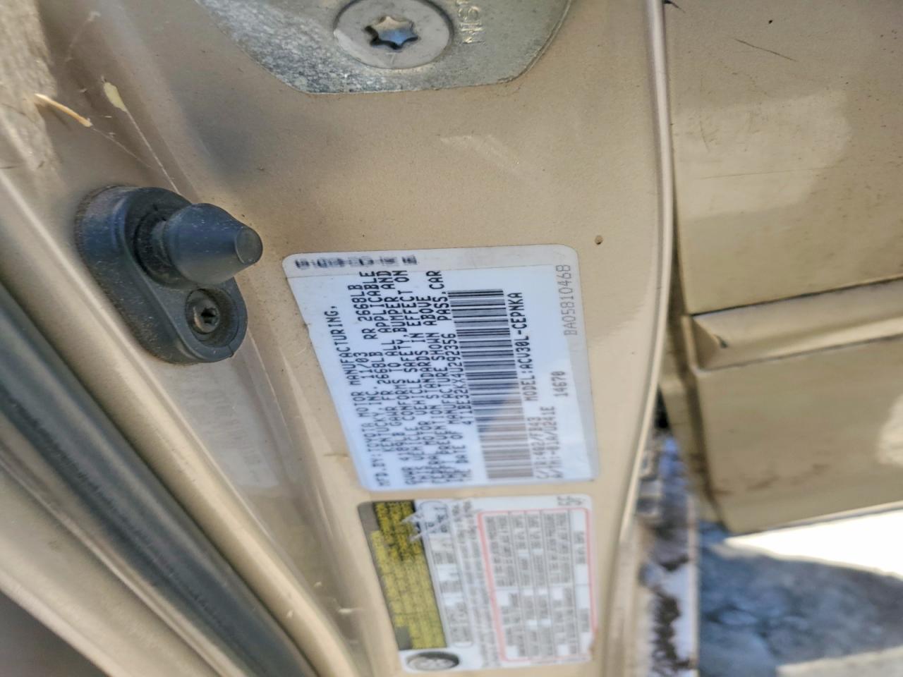 2004 Toyota Camry Le Tan vin: 4T1BE32KX4U292356