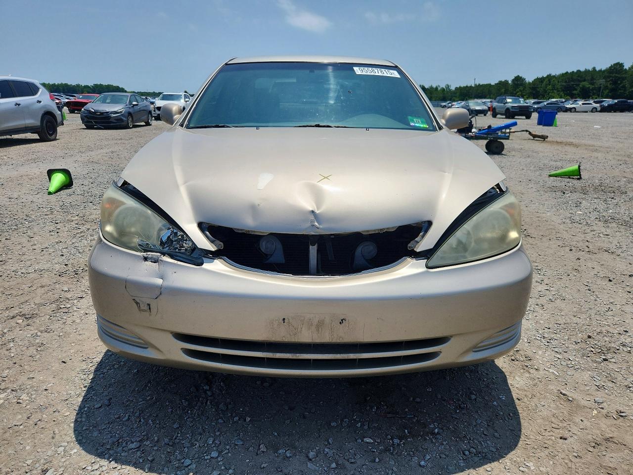2004 Toyota Camry Le Tan vin: 4T1BE32KX4U292891