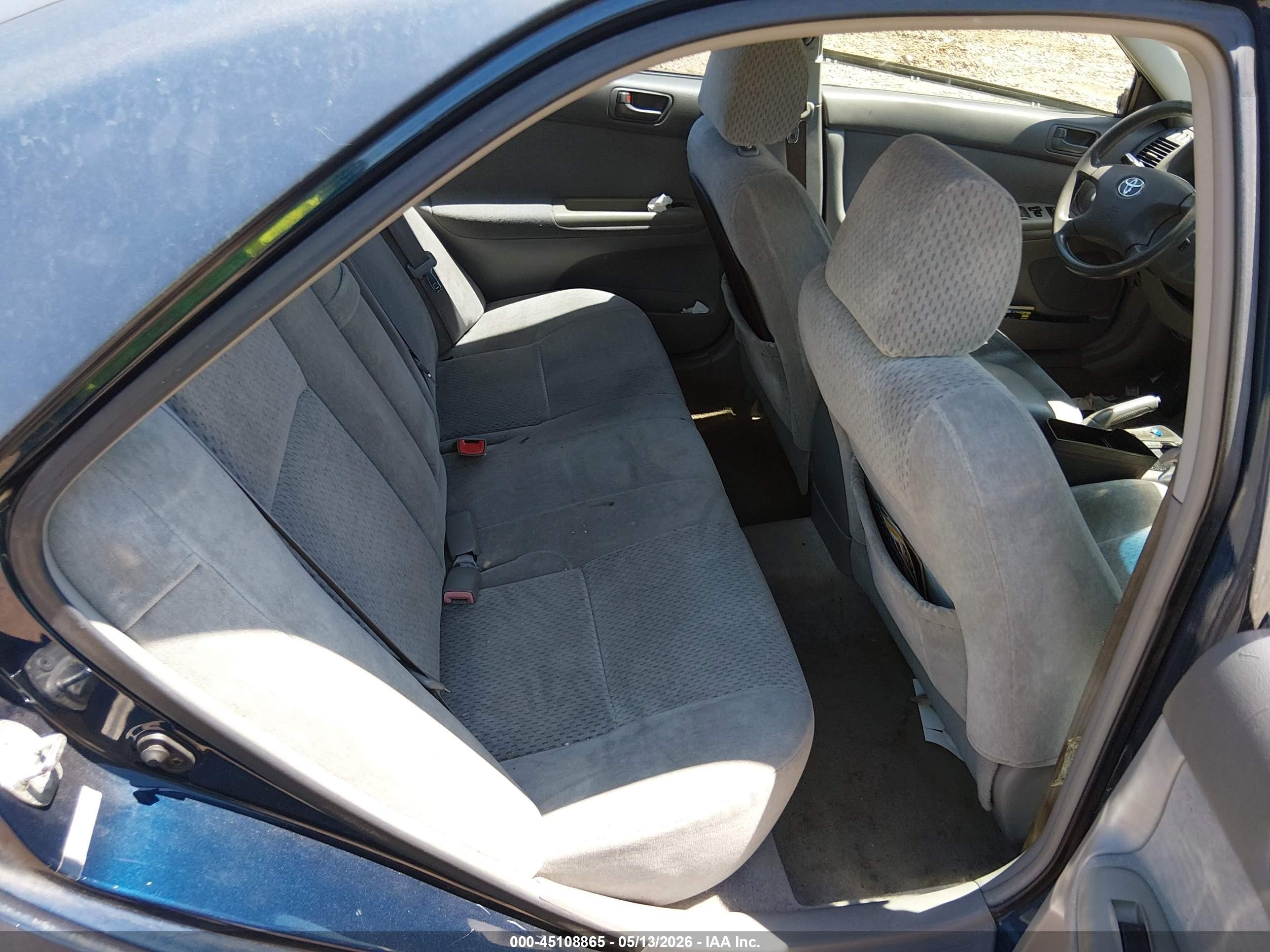 2004 Toyota Camry Le Blue vin: 4T1BE32KX4U299999