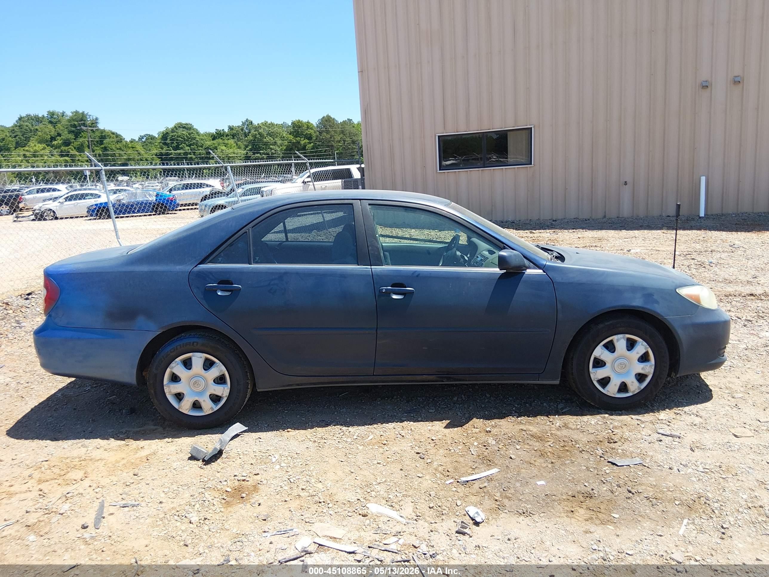 2004 Toyota Camry Le Blue vin: 4T1BE32KX4U299999