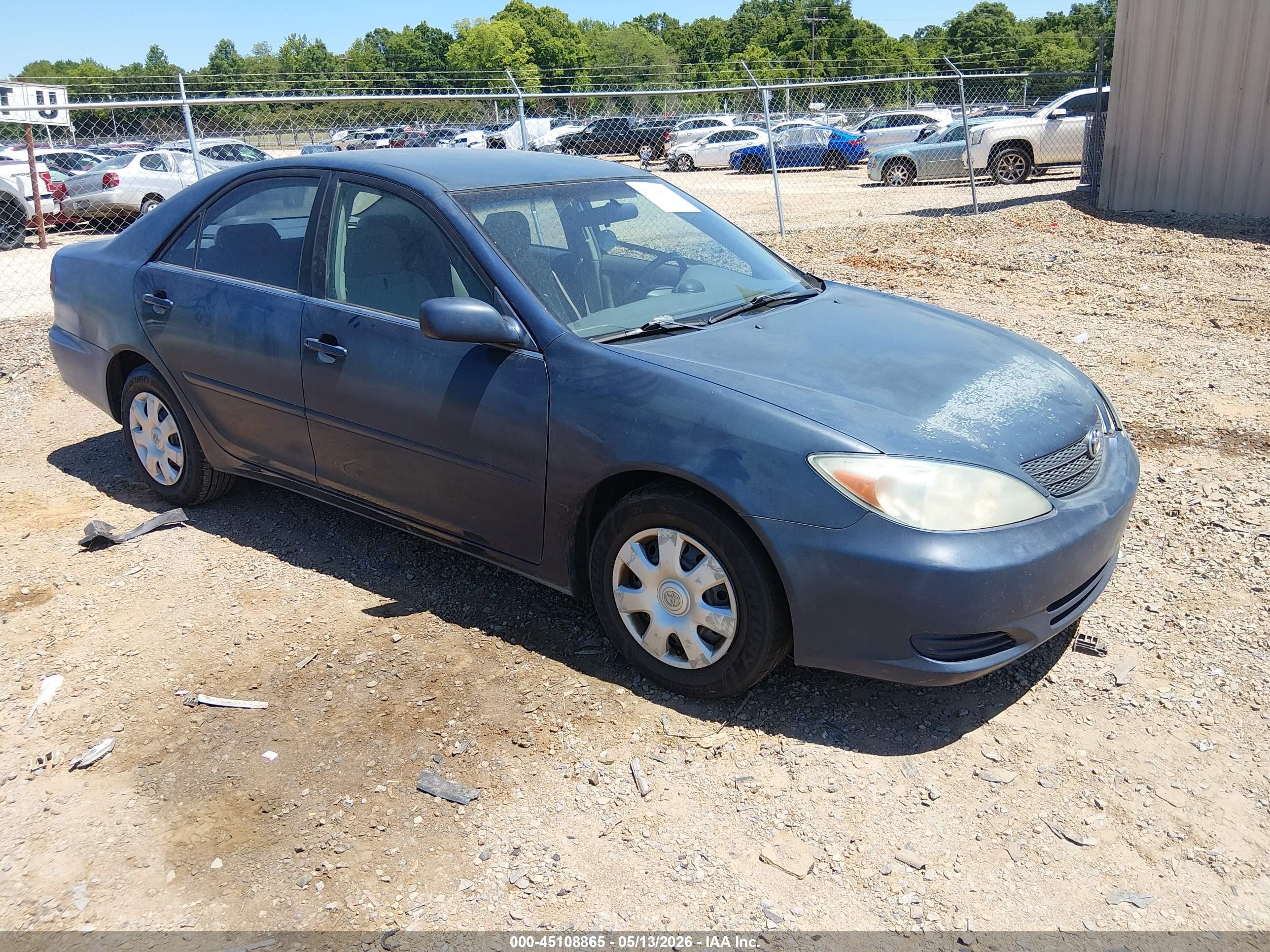2004 Toyota Camry Le Blue vin: 4T1BE32KX4U299999