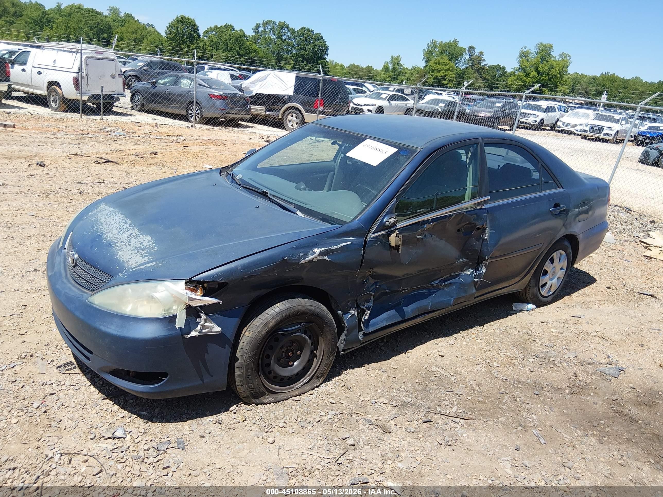 2004 Toyota Camry Le Blue vin: 4T1BE32KX4U299999