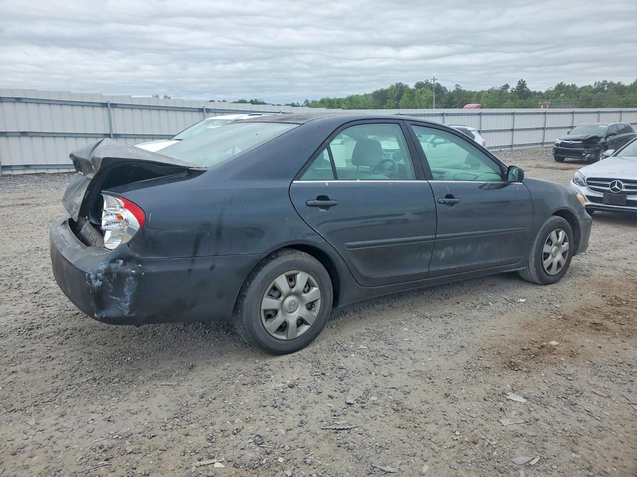 2004 Toyota Camry Le Black vin: 4T1BE32KX4U310726