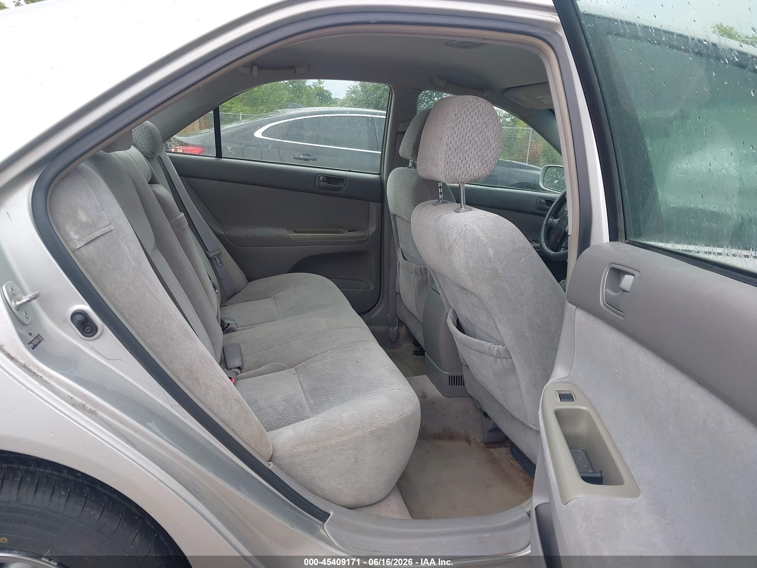 2004 Toyota Camry Le Серебряный vin: 4T1BE32KX4U313027