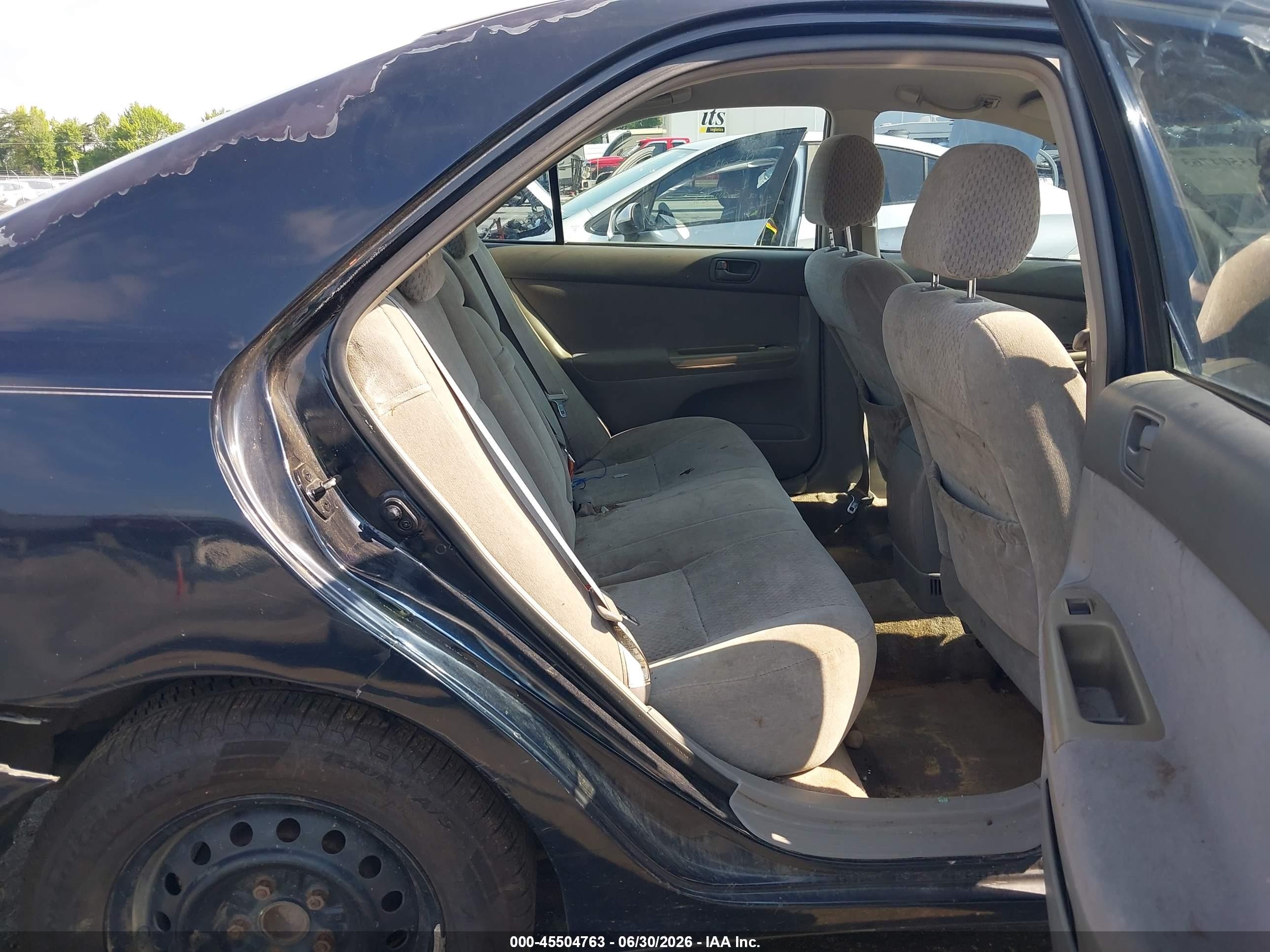 2004 Toyota Camry Le Blue vin: 4T1BE32KX4U314842