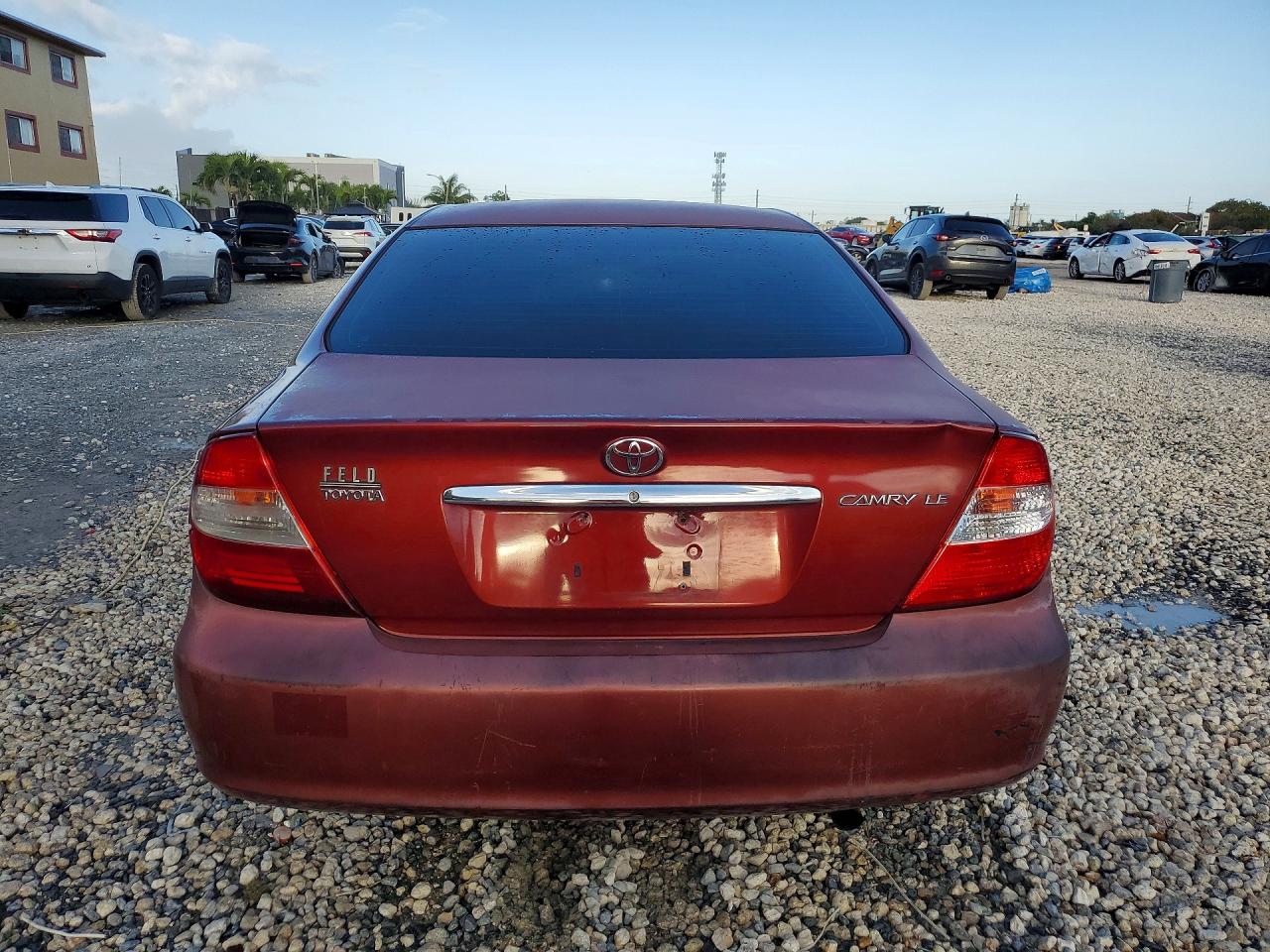 2004 Toyota Camry Le Красный vin: 4T1BE32KX4U328336