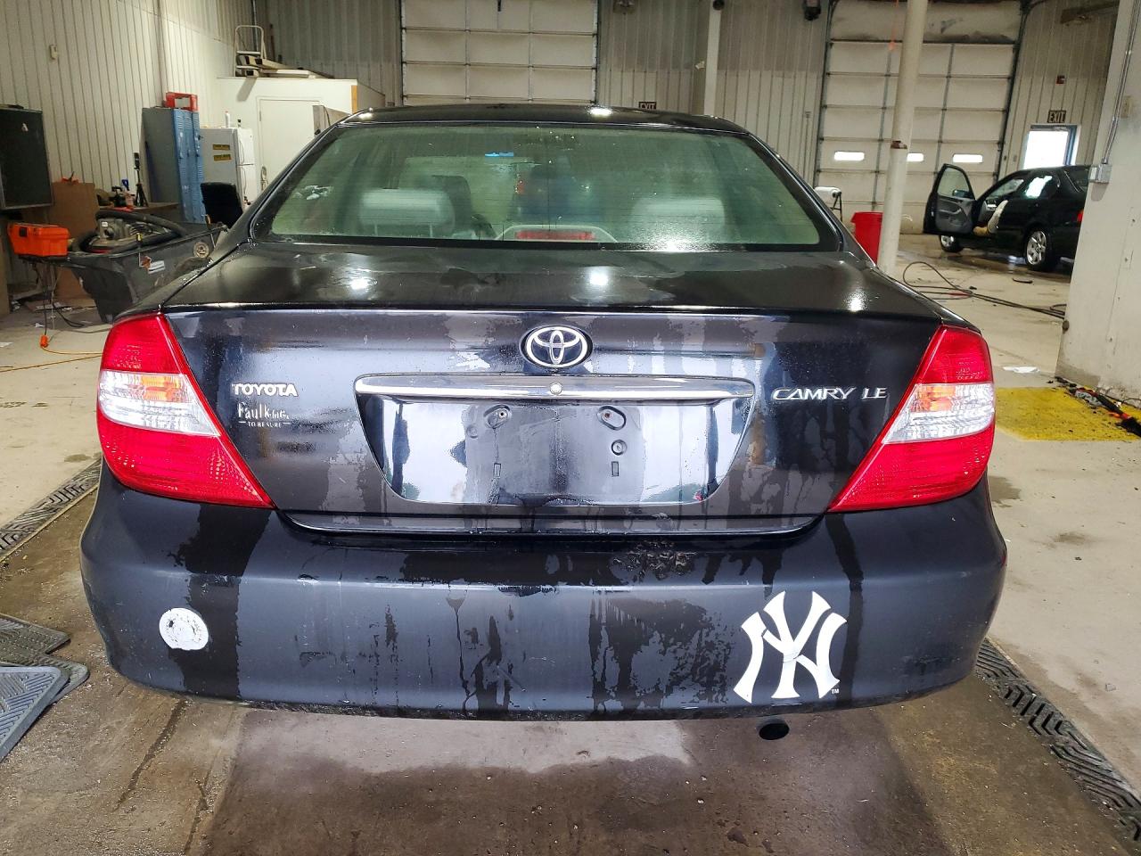 2004 Toyota Camry Le Black vin: 4T1BE32KX4U331821