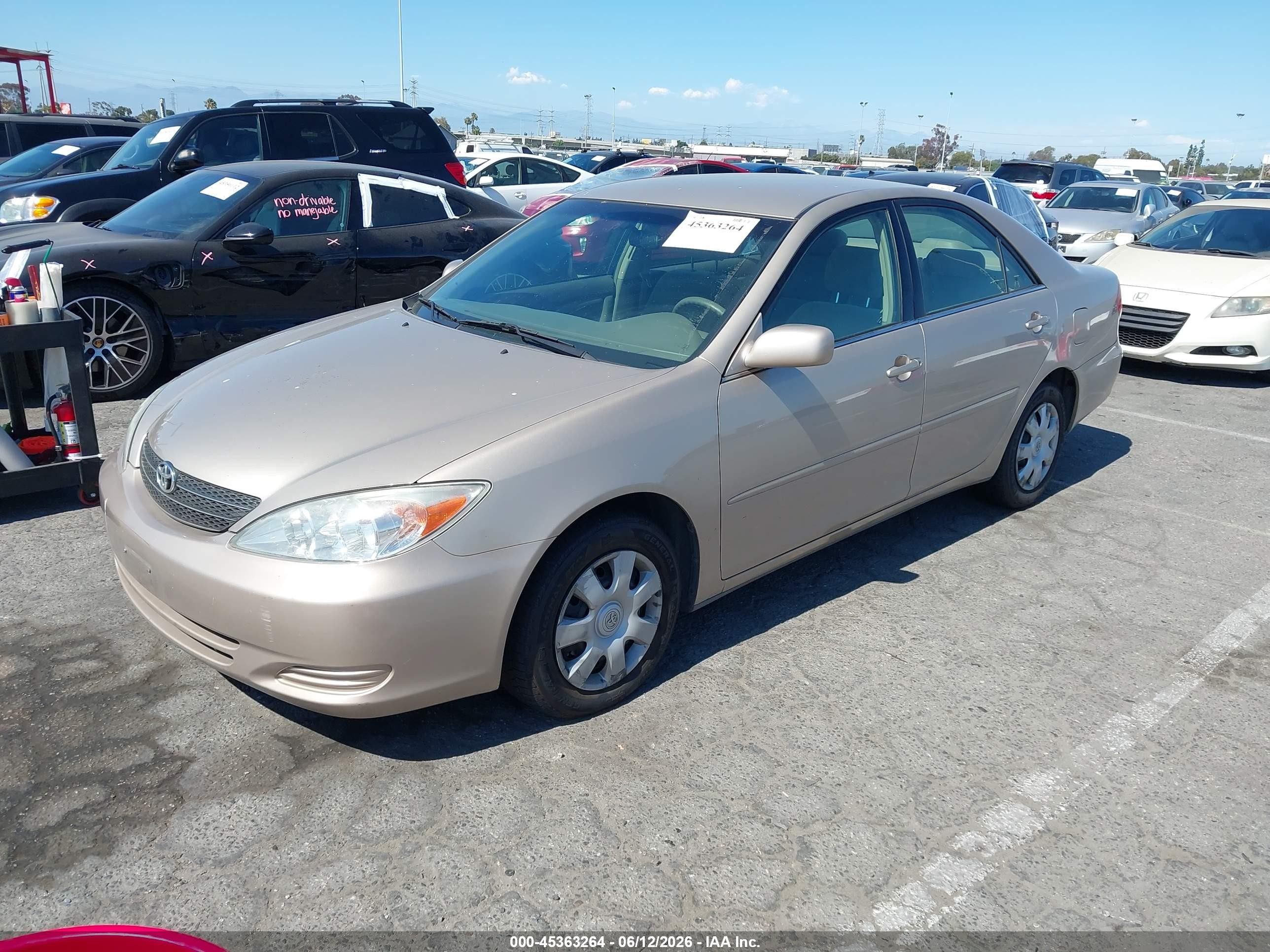 2004 Toyota Camry Le Бежевый vin: 4T1BE32KX4U347386