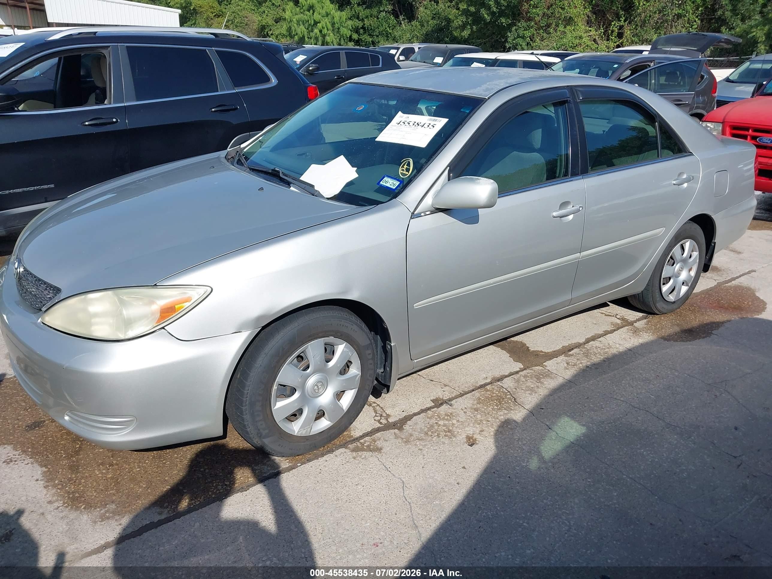 2004 Toyota Camry Le Silver vin: 4T1BE32KX4U350921