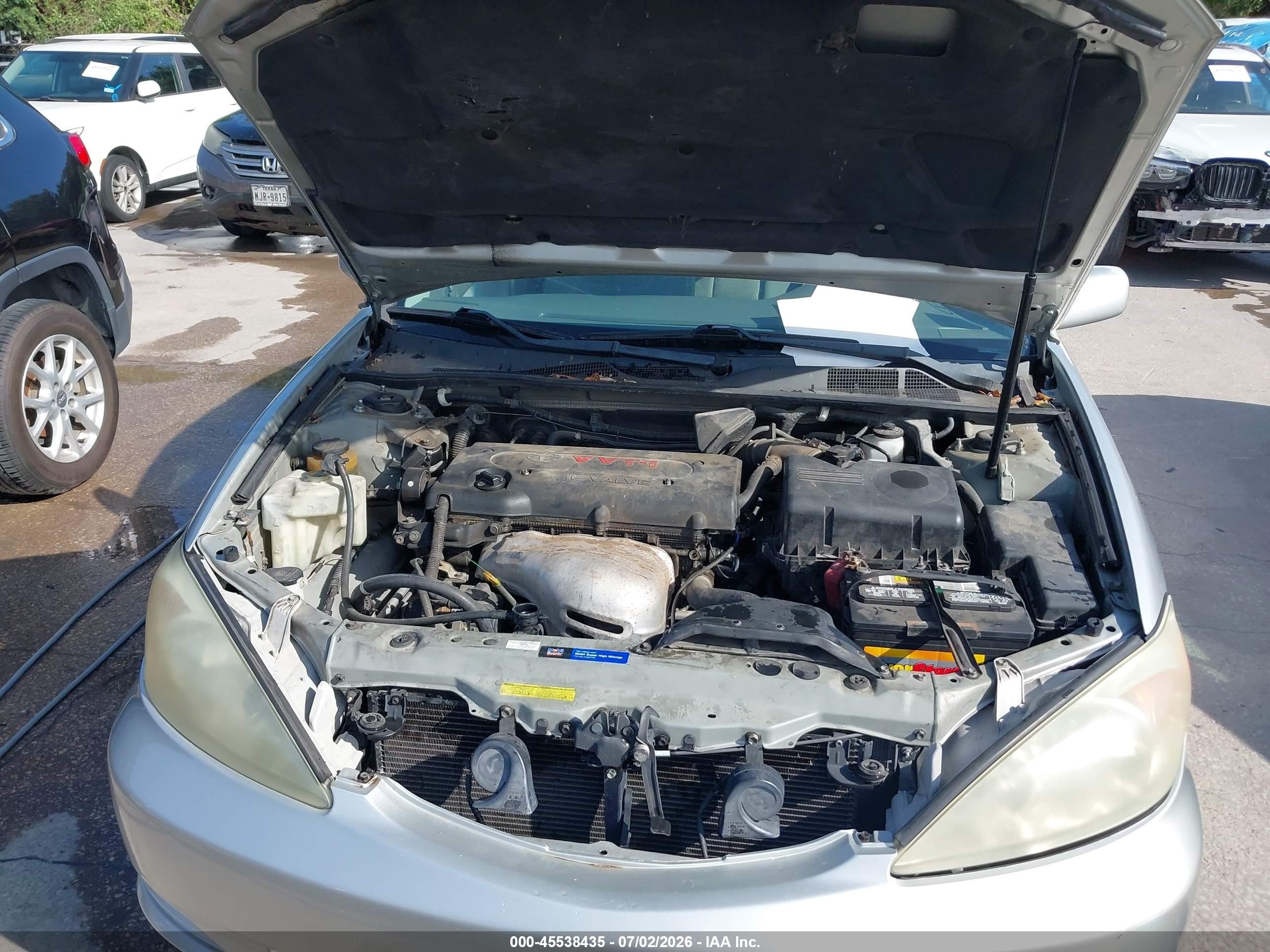 2004 Toyota Camry Le Silver vin: 4T1BE32KX4U350921