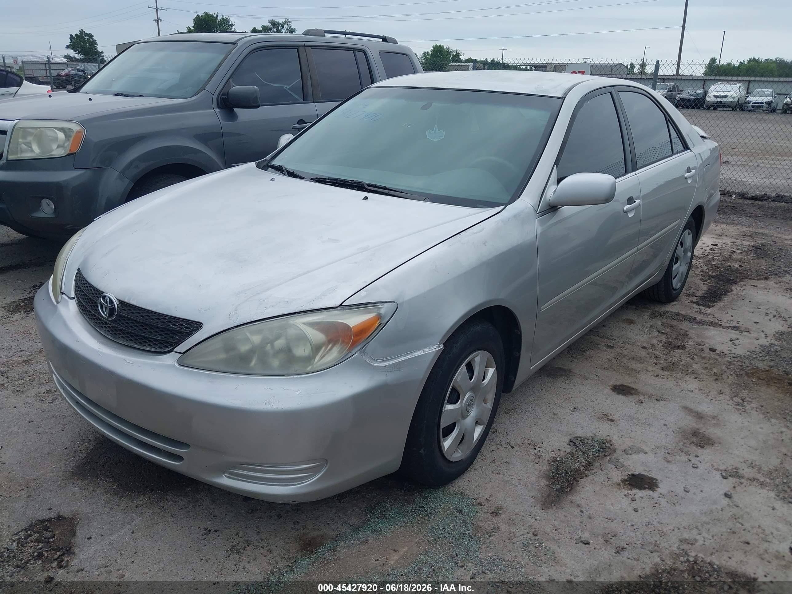 2004 Toyota Camry Le Silver vin: 4T1BE32KX4U352376
