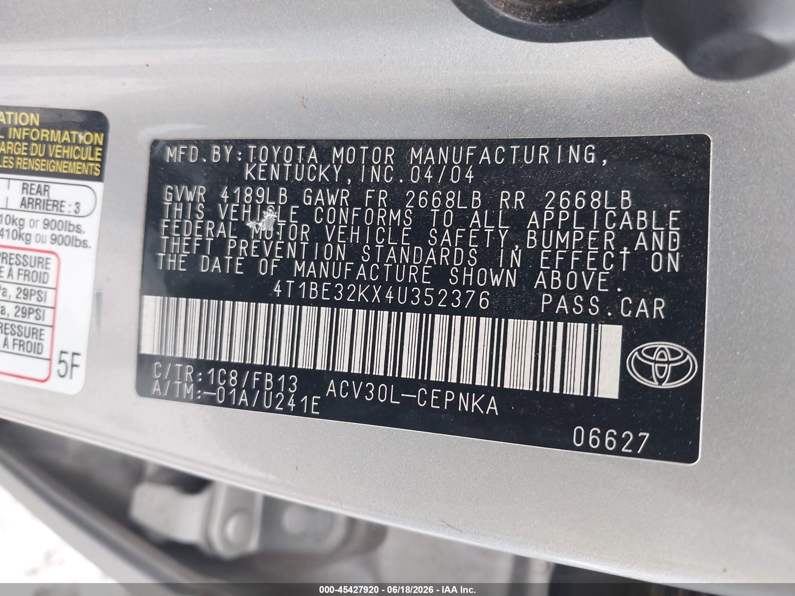 2004 Toyota Camry Le Silver vin: 4T1BE32KX4U352376