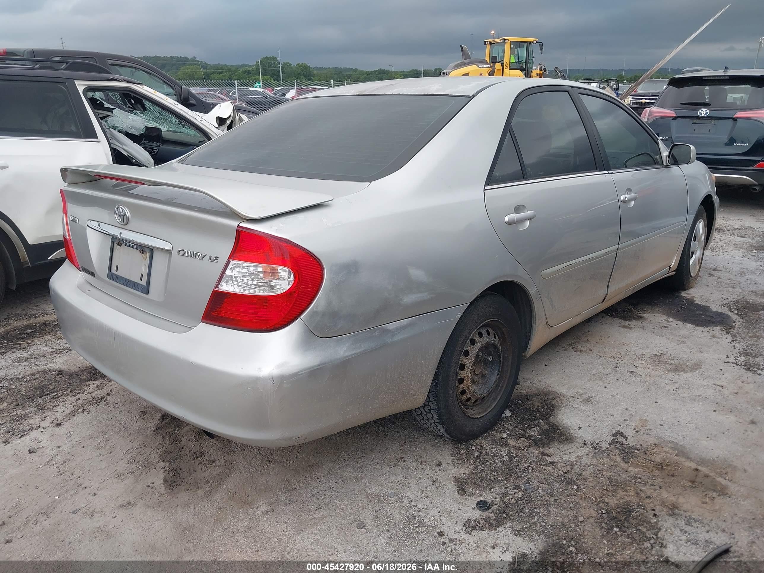 2004 Toyota Camry Le Silver vin: 4T1BE32KX4U352376