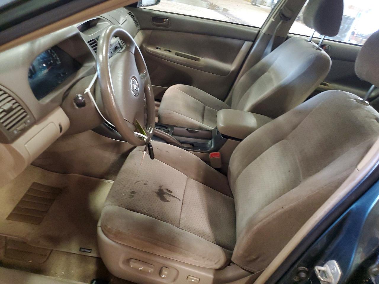 2004 Toyota Camry Le Green vin: 4T1BE32KX4U358582