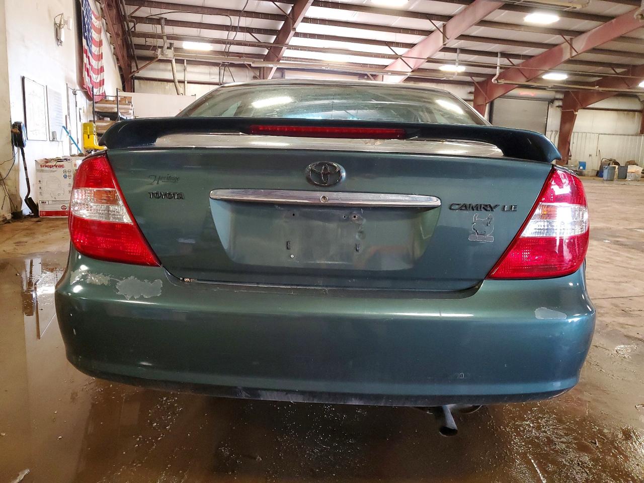 2004 Toyota Camry Le Green vin: 4T1BE32KX4U358582