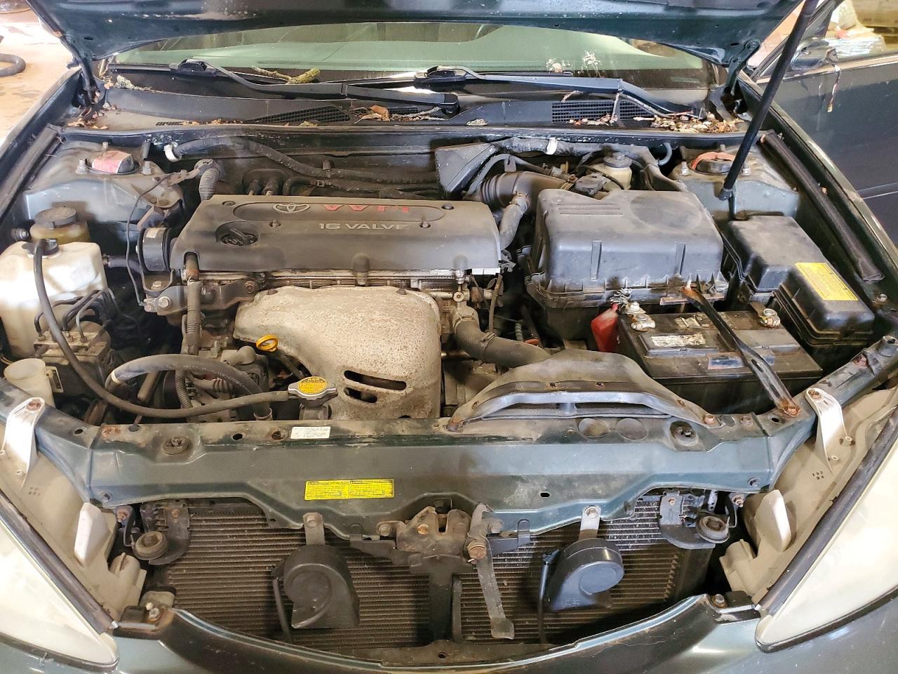 2004 Toyota Camry Le Green vin: 4T1BE32KX4U358582