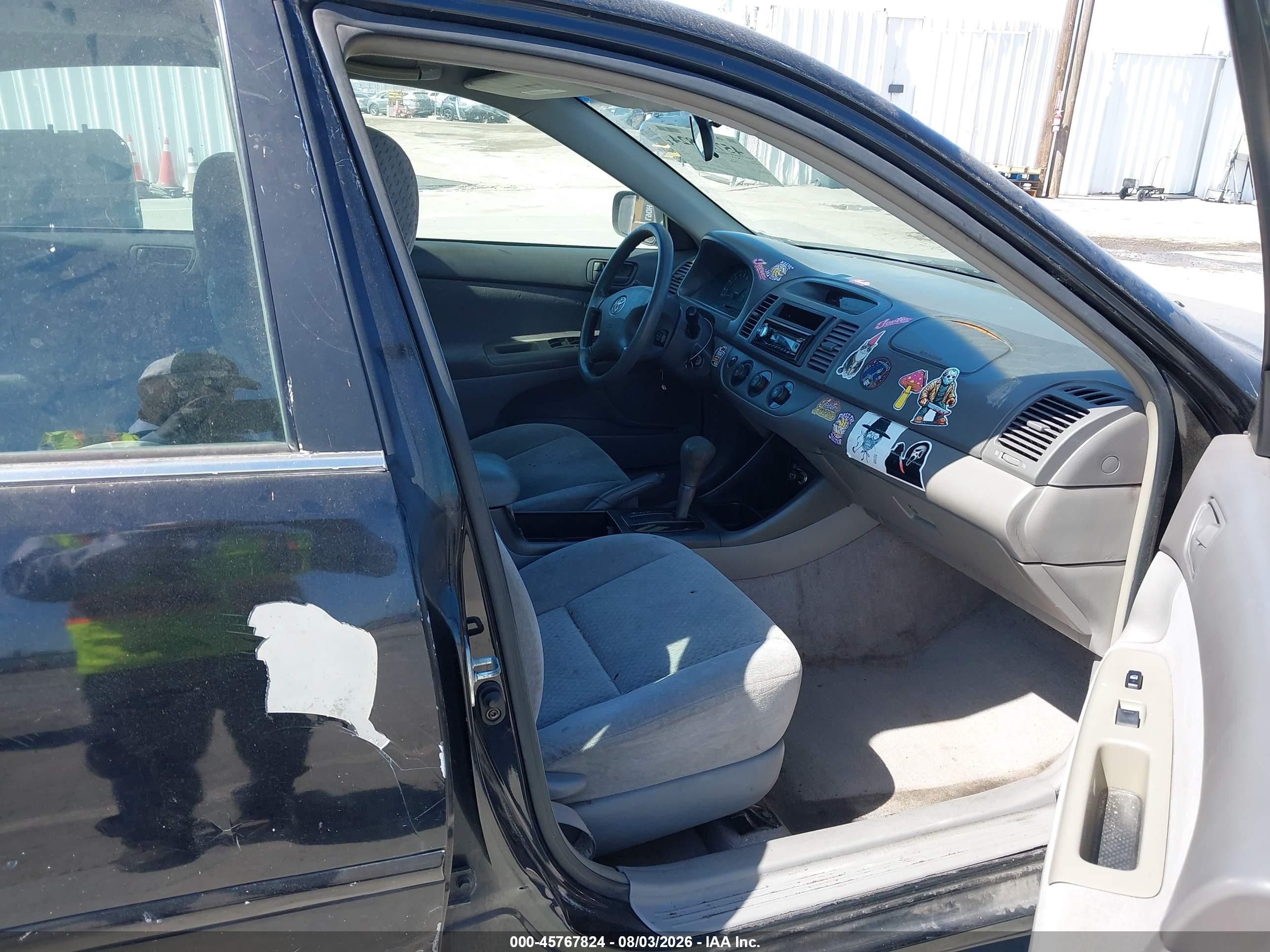 2004 Toyota Camry Le Black vin: 4T1BE32KX4U374491