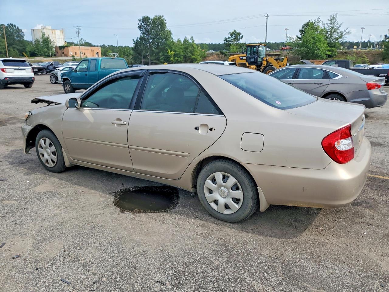 2004 Toyota Camry Le Gold vin: 4T1BE32KX4U804259