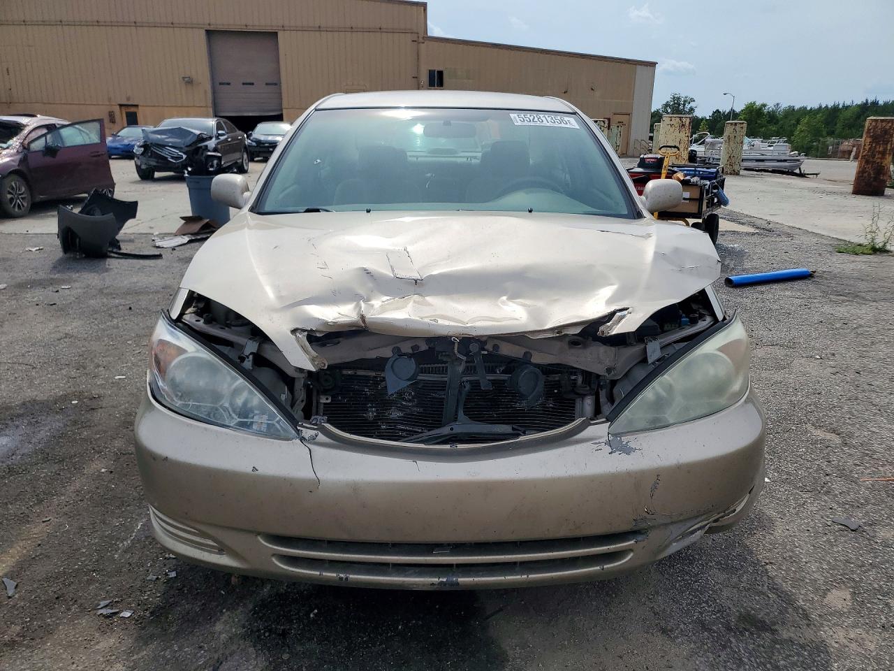 2004 Toyota Camry Le Gold vin: 4T1BE32KX4U804259