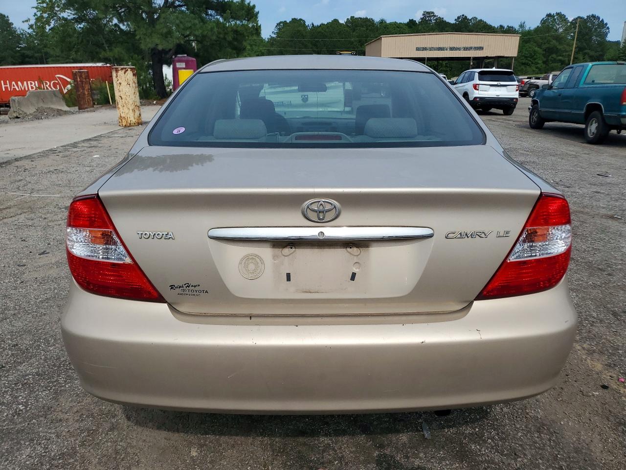 2004 Toyota Camry Le Gold vin: 4T1BE32KX4U804259