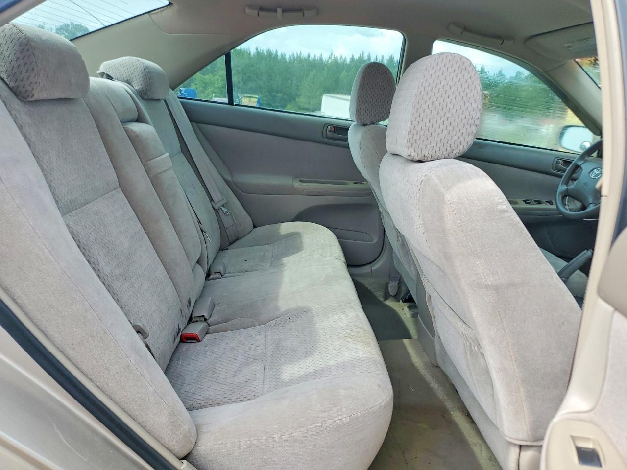 2004 Toyota Camry Le Gold vin: 4T1BE32KX4U804259