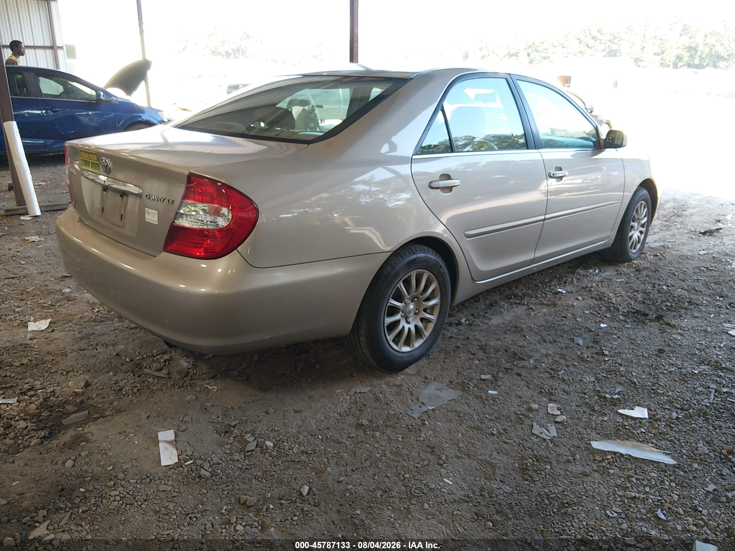 2004 Toyota Camry Le Золотой vin: 4T1BE32KX4U831414